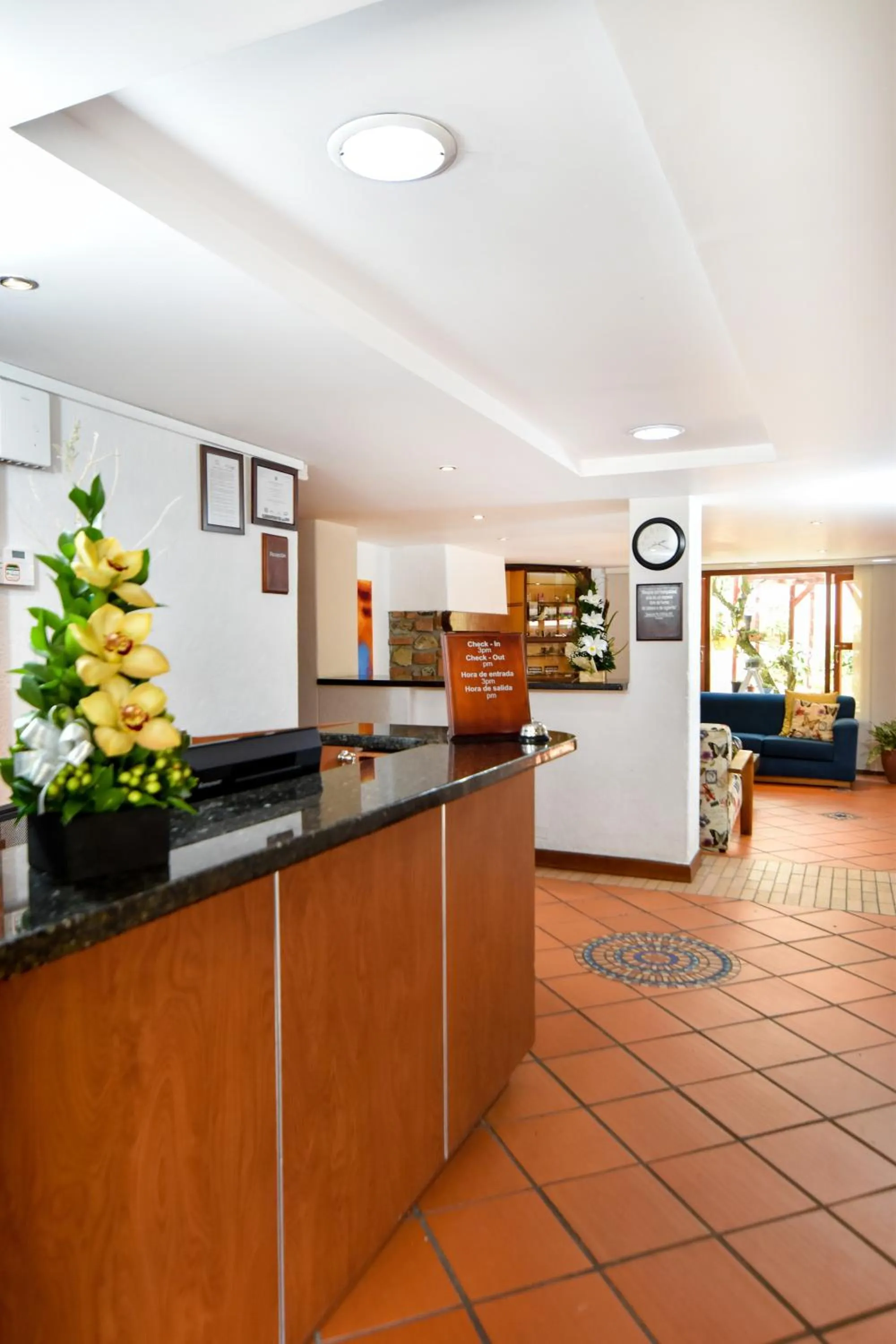 Lobby or reception in La Campana Hotel Boutique