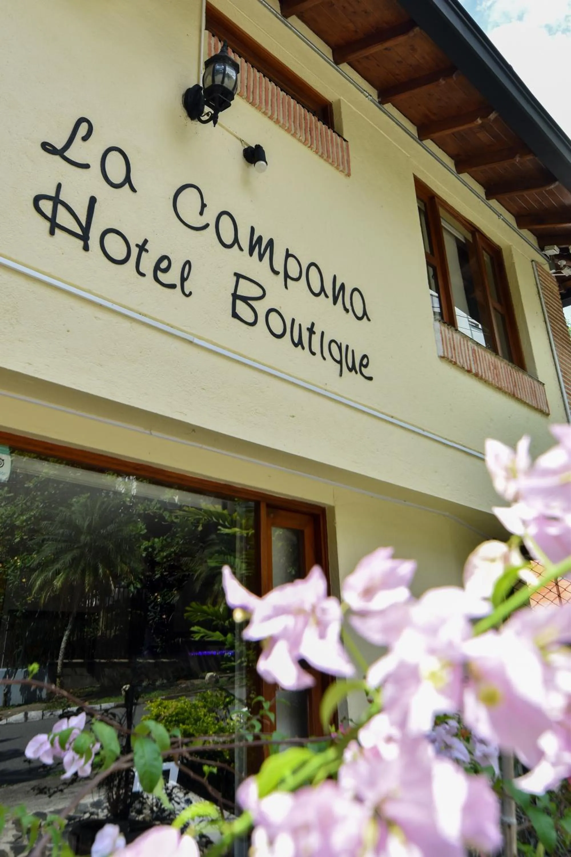 Facade/entrance in La Campana Hotel Boutique