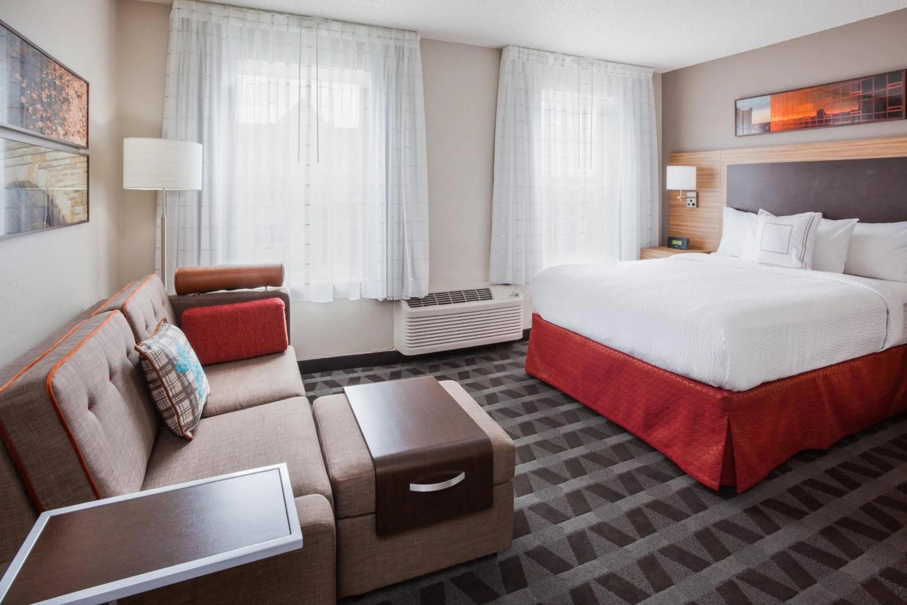 Photo of the whole room, Bed in TownePlace Suites Minneapolis Eden Prairie