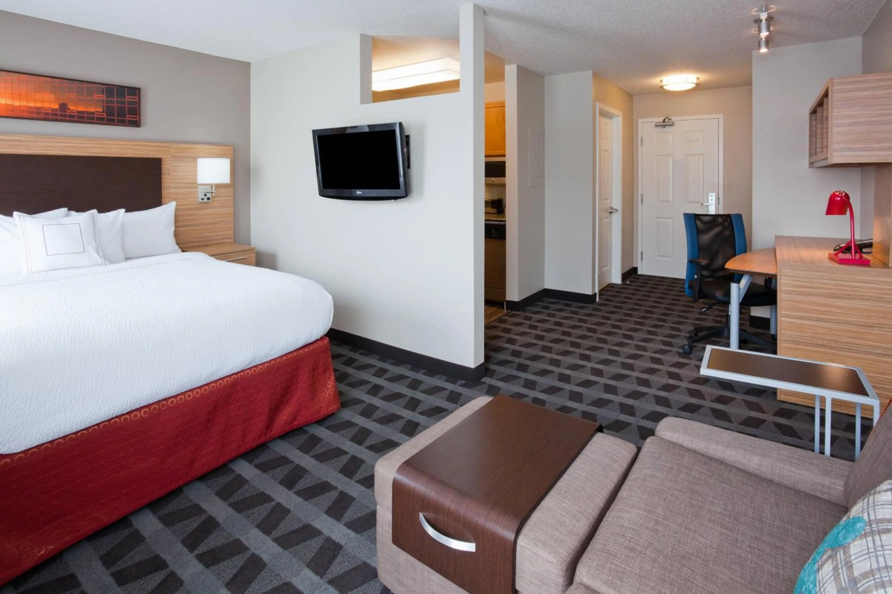 Photo of the whole room, Bed in TownePlace Suites Minneapolis Eden Prairie