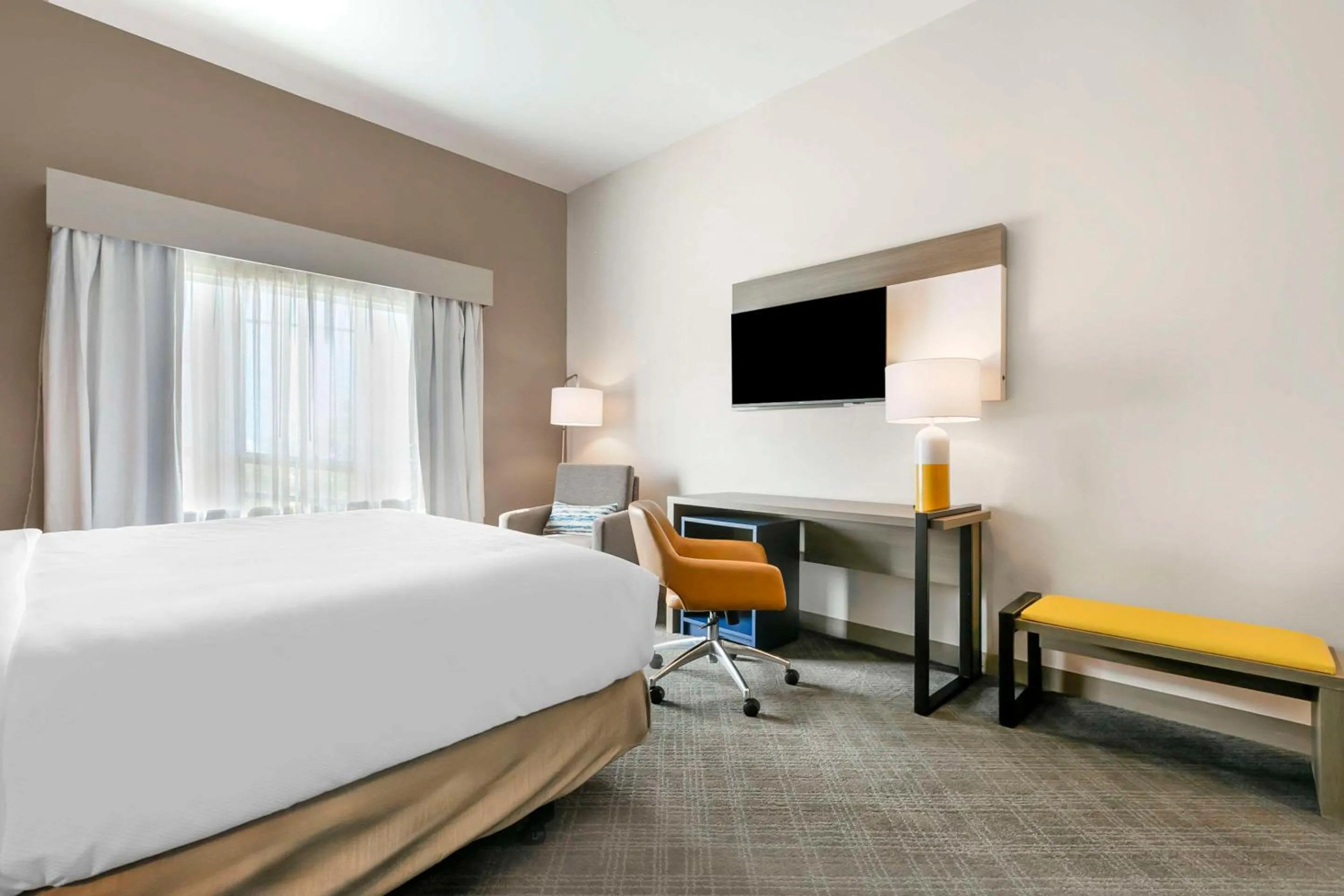 Bedroom, Bed in Comfort Inn & Suites Houma