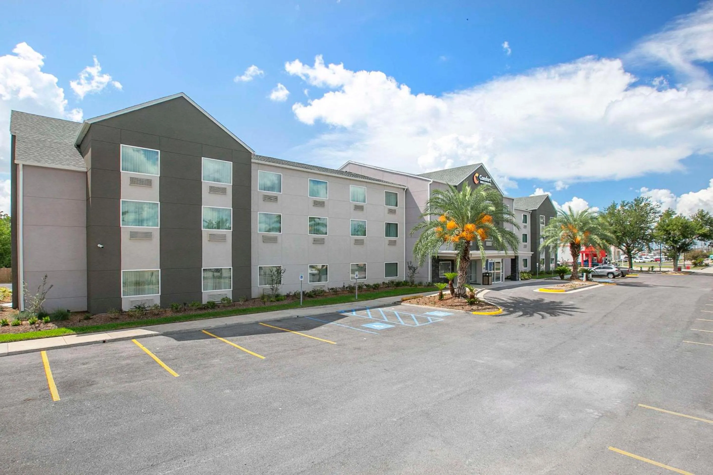 Property building in Comfort Inn & Suites Houma