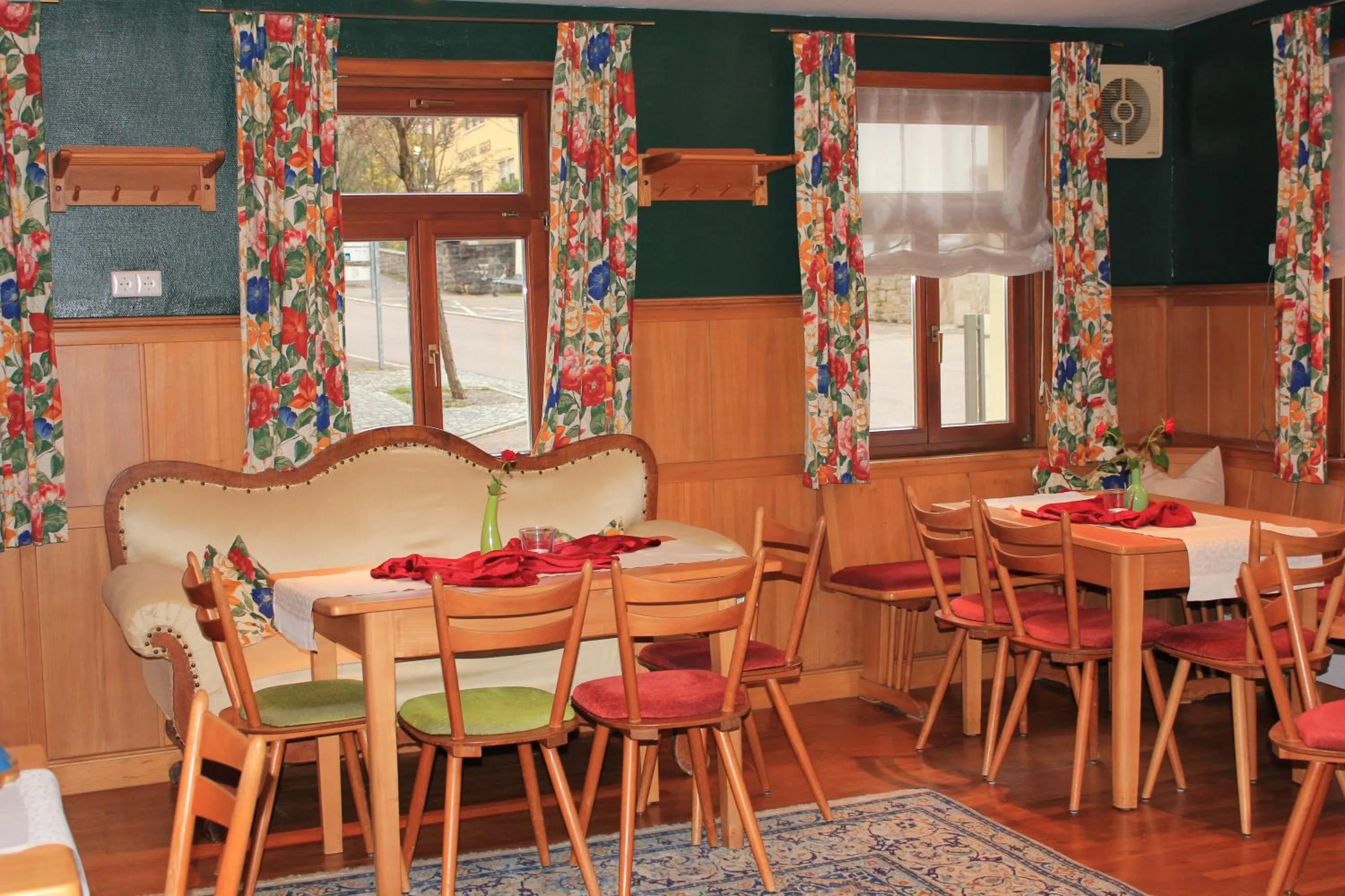 Restaurant/places to eat in Hotel Kronprinz