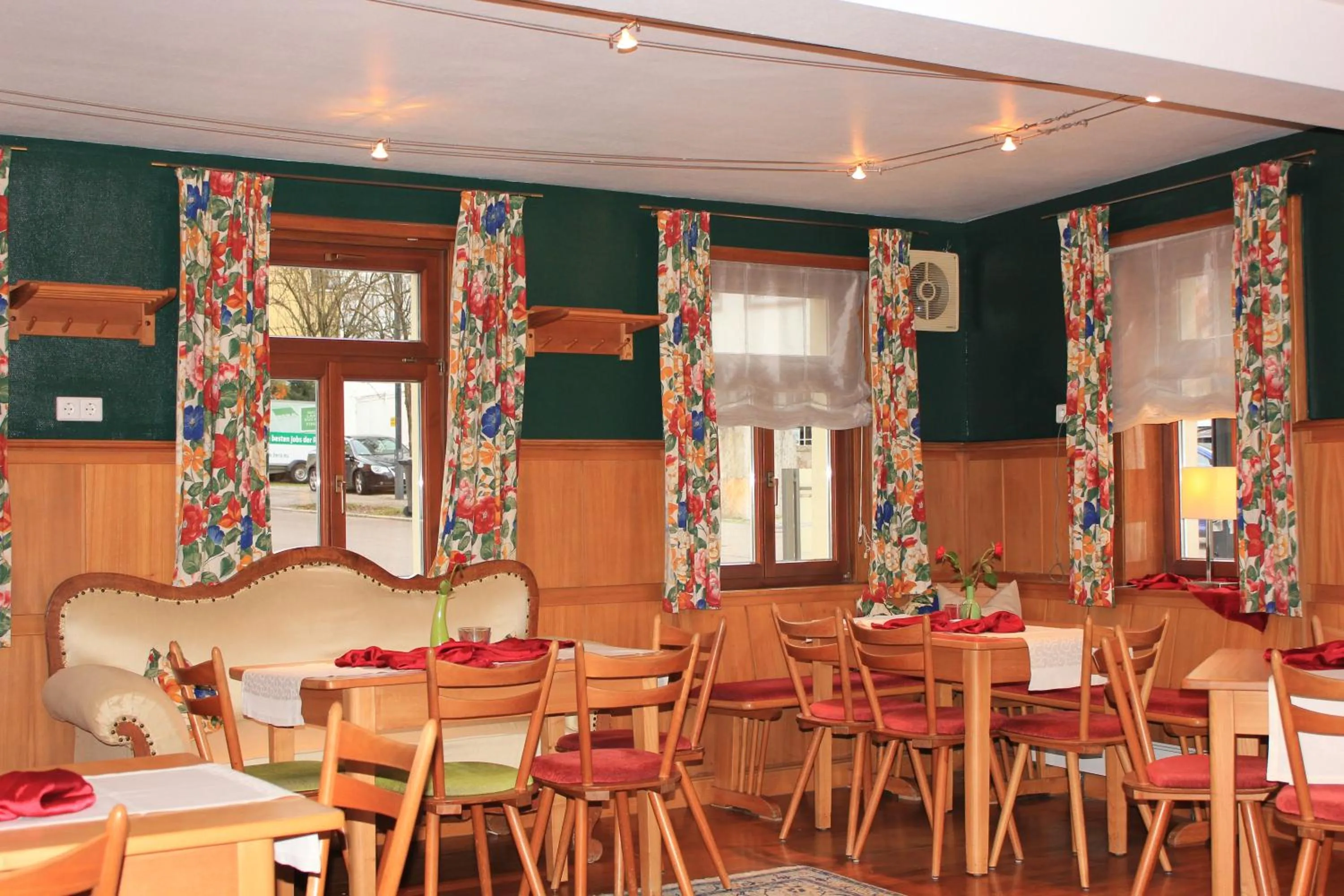 Restaurant/places to eat in Hotel Kronprinz