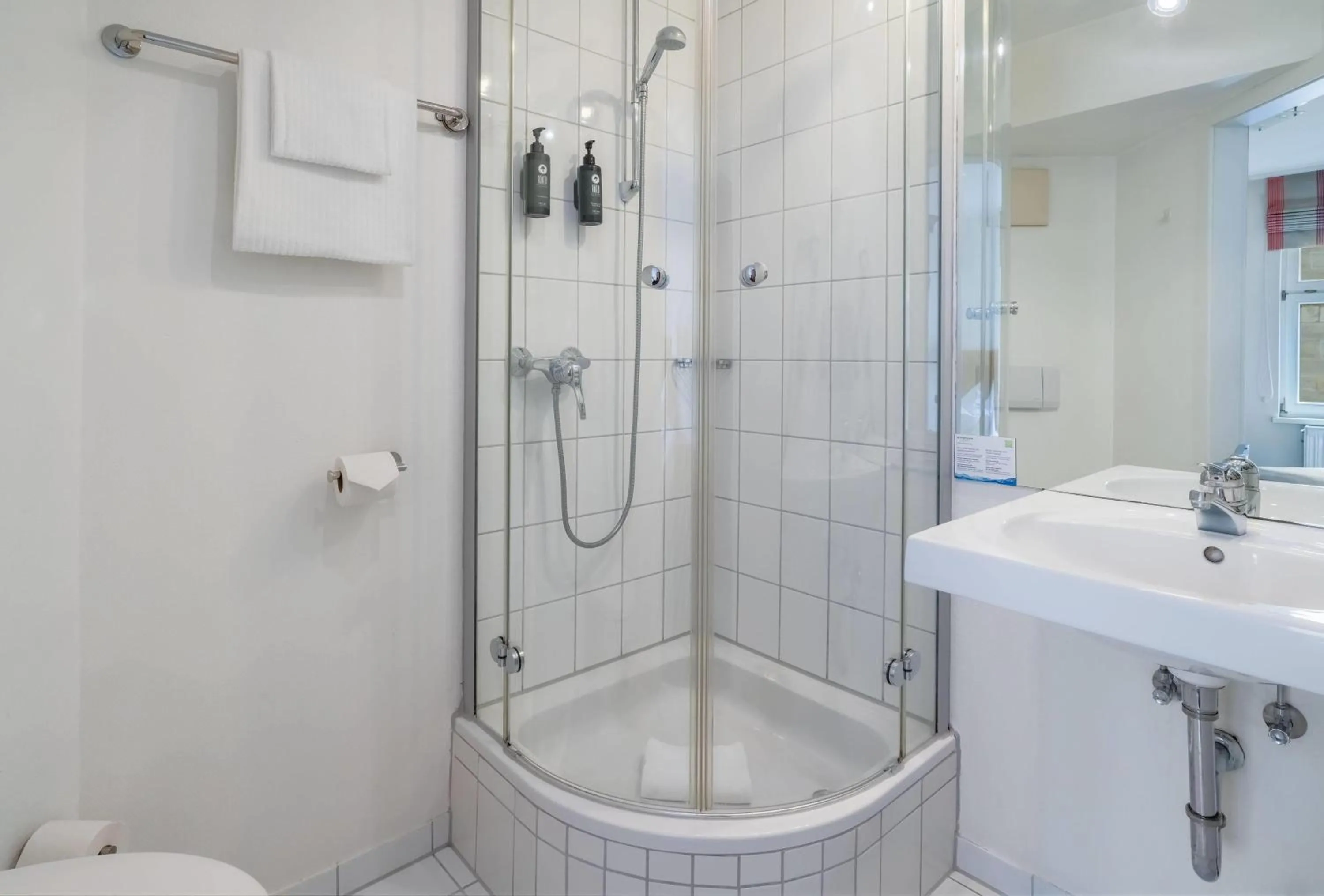 Bathroom in Aspire Kronprinz, Trademark Collection by Wyndham