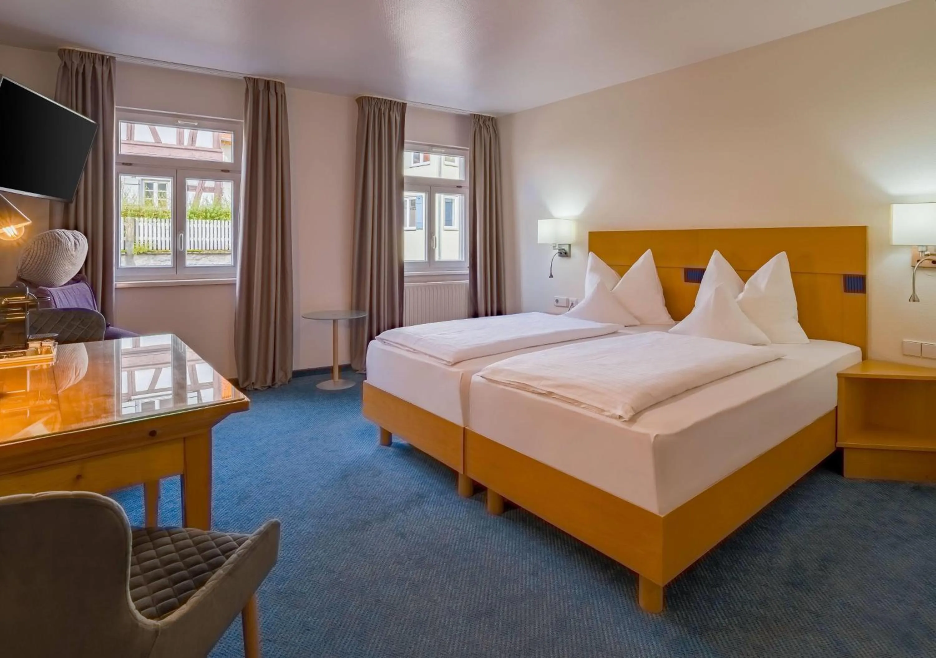 Photo of the whole room, Bed in Aspire Kronprinz, Trademark Collection by Wyndham