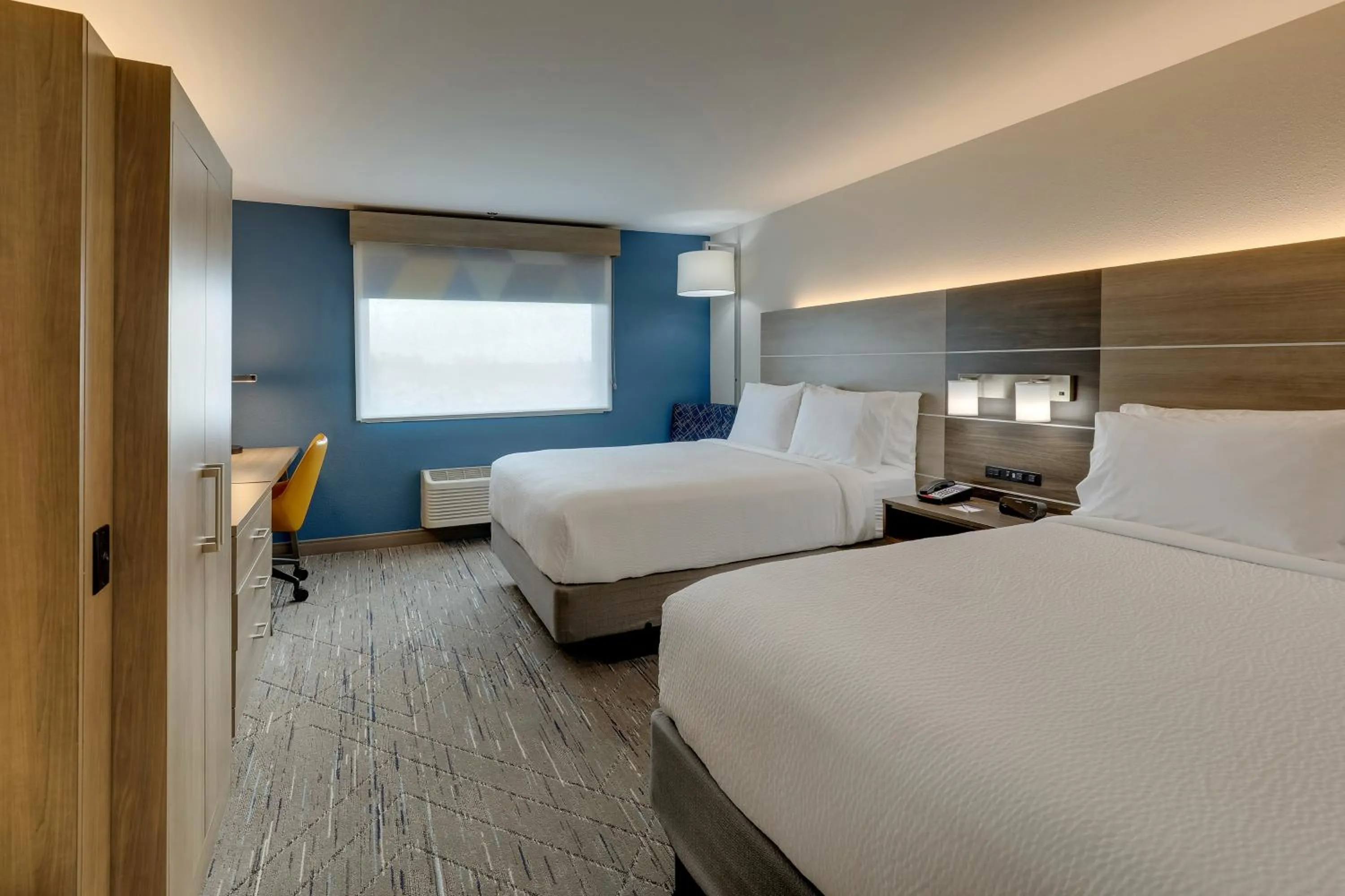 Bedroom, Bed in Holiday Inn Express Kenner - New Orleans Airport by IHG
