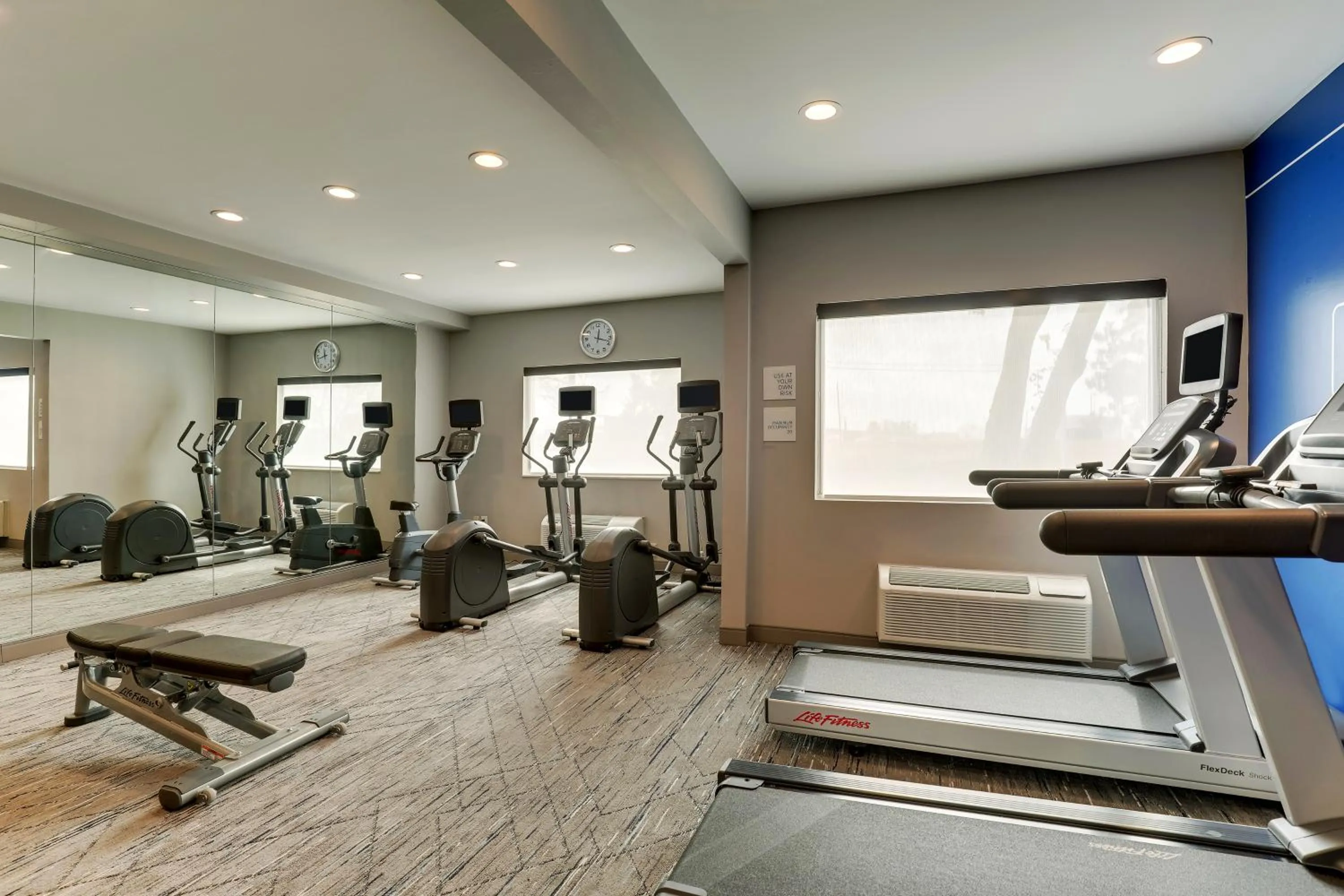 Fitness centre/facilities in Holiday Inn Express Kenner - New Orleans Airport by IHG