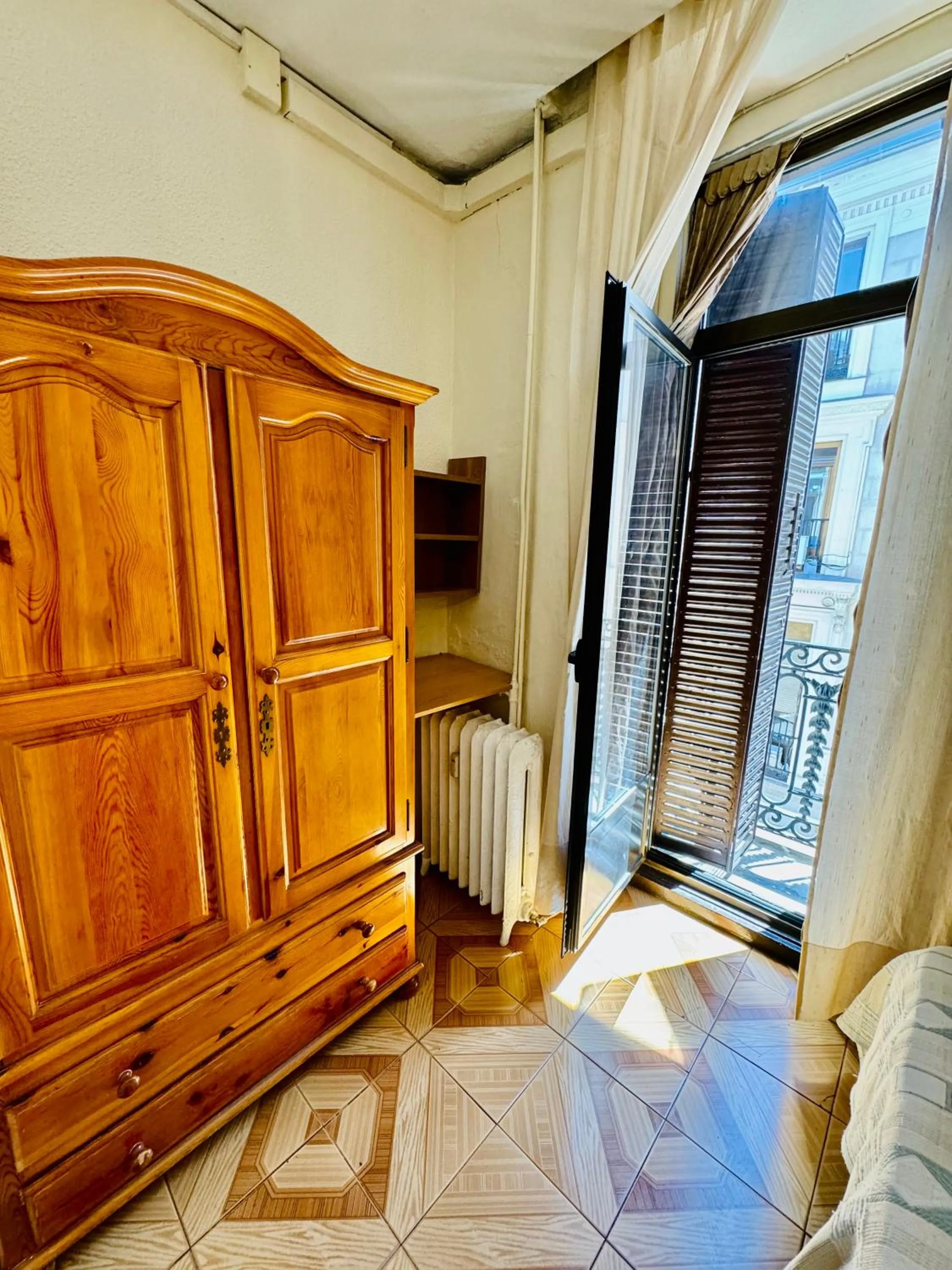 Bed in Hostal Fuentesol