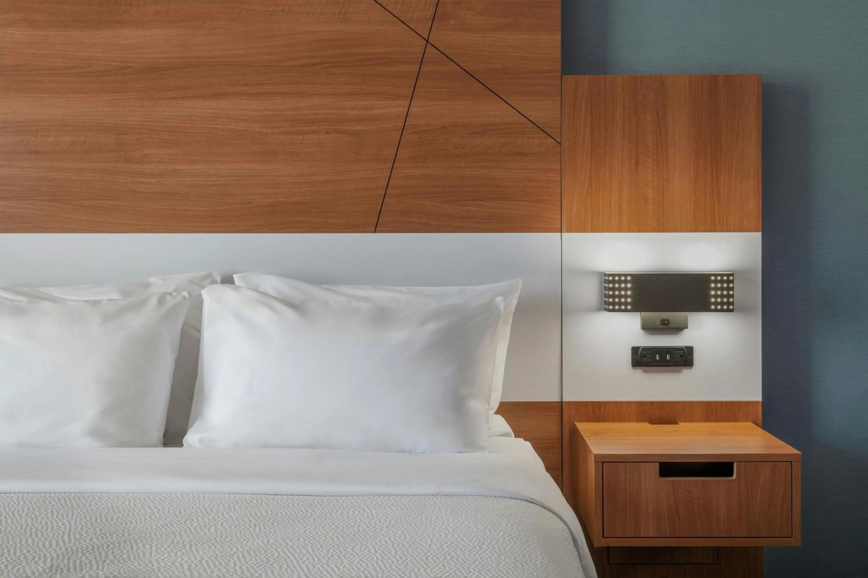 Photo of the whole room, Bed in Fairfield Inn & Suites Oakland Hayward