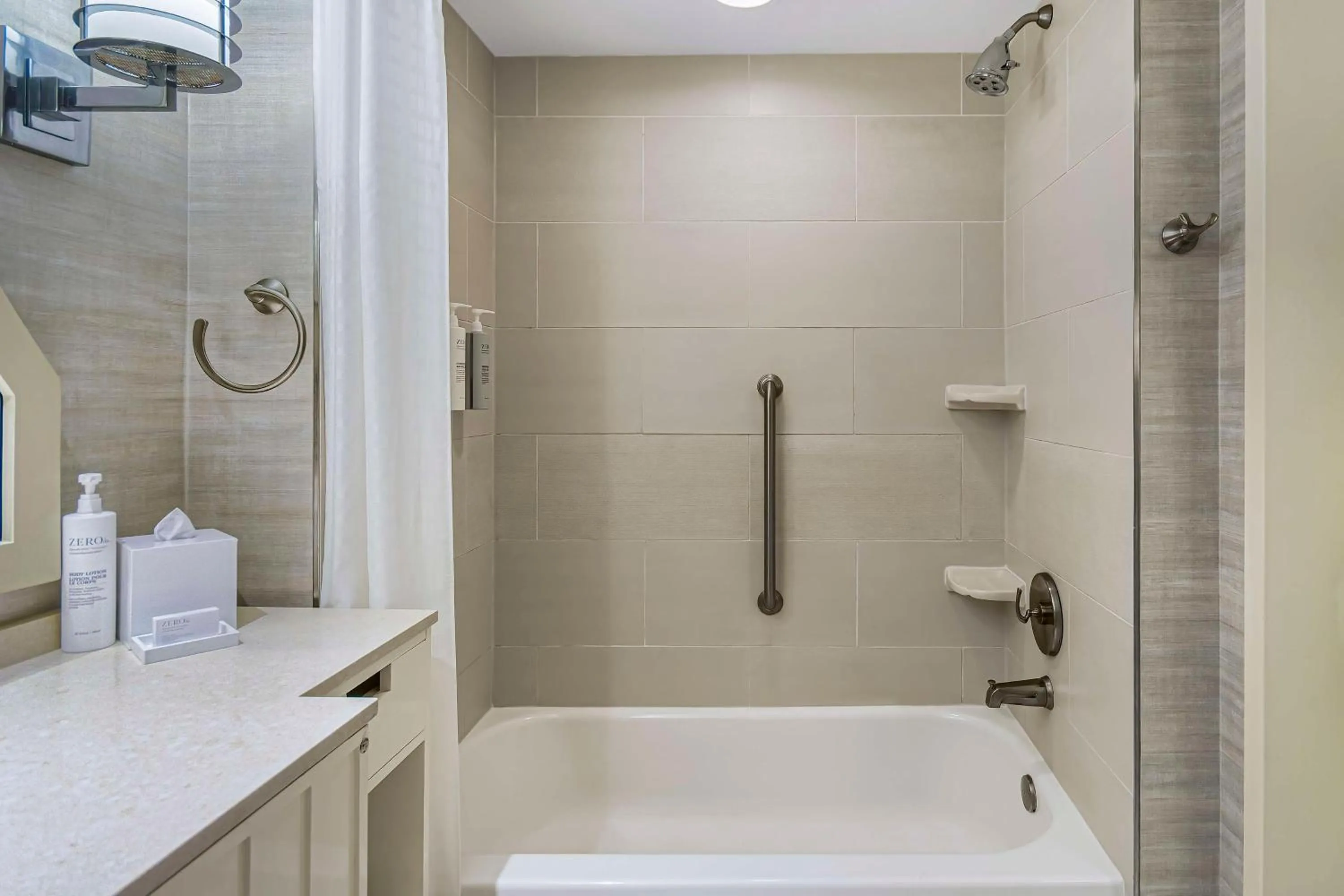 Bathroom in Embassy Suites Houston - Downtown