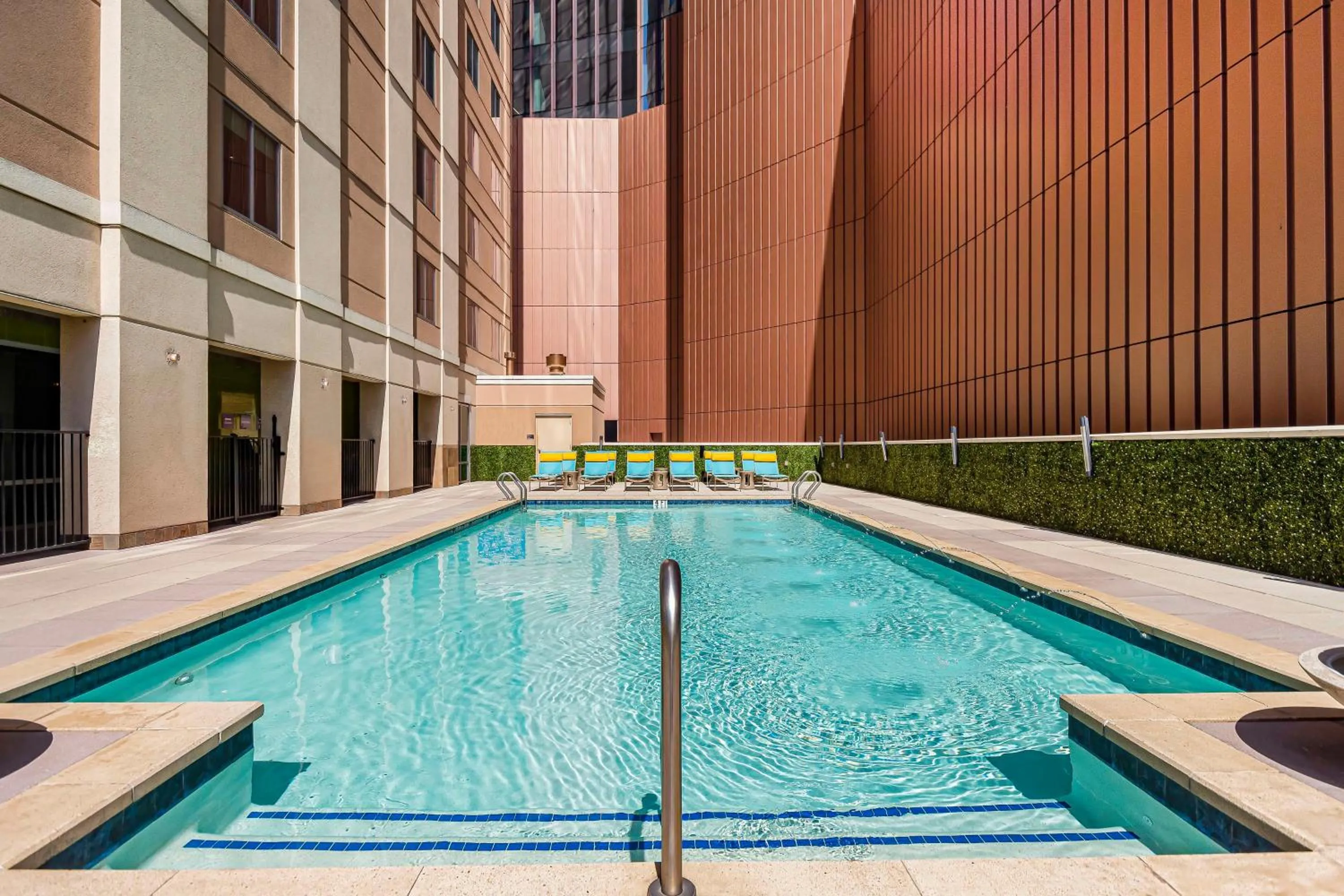 Pool view in Embassy Suites Houston - Downtown