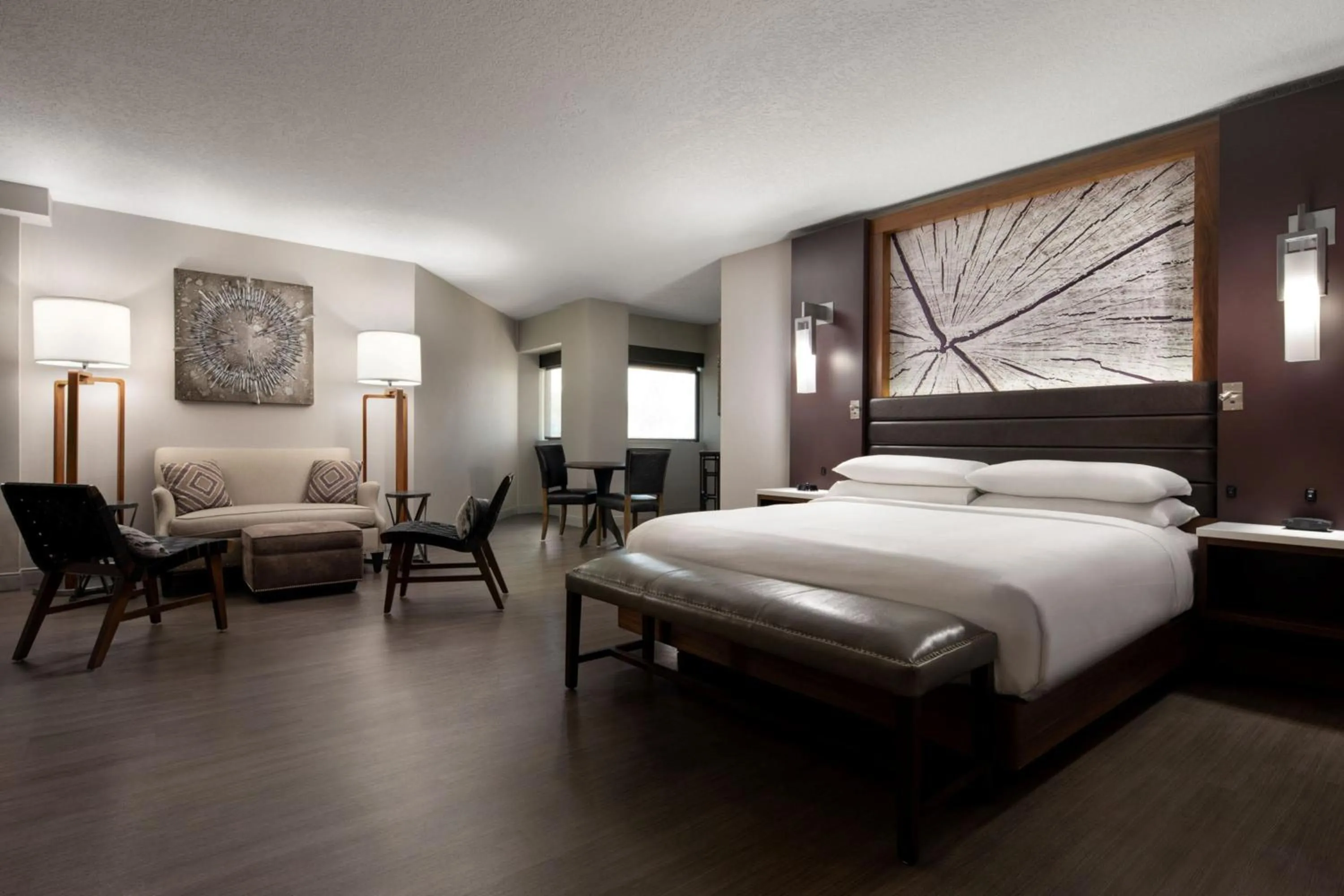 Photo of the whole room, Bed in Walnut Creek Marriott