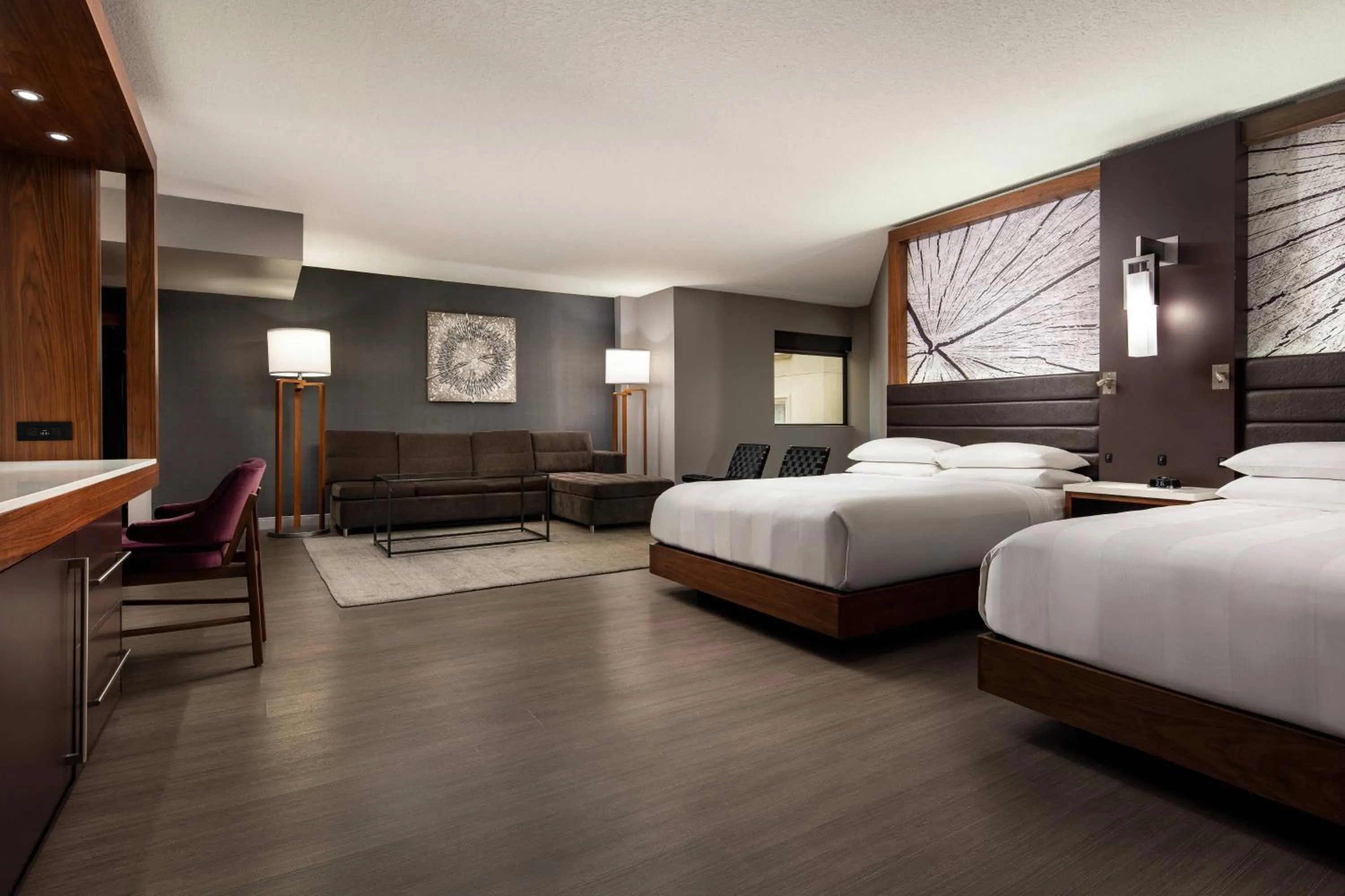 Photo of the whole room, Bed in Walnut Creek Marriott