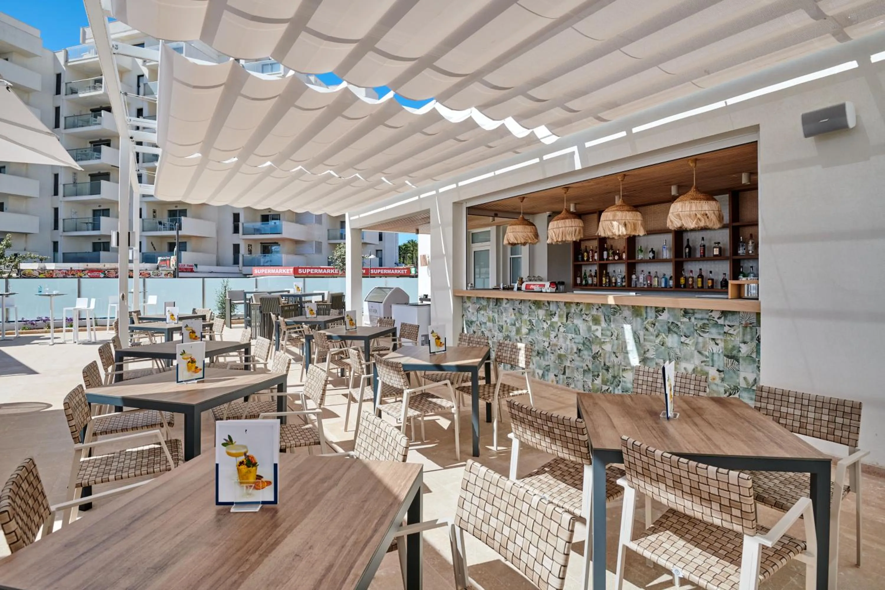 Swimming pool in Hipotels Flamenco