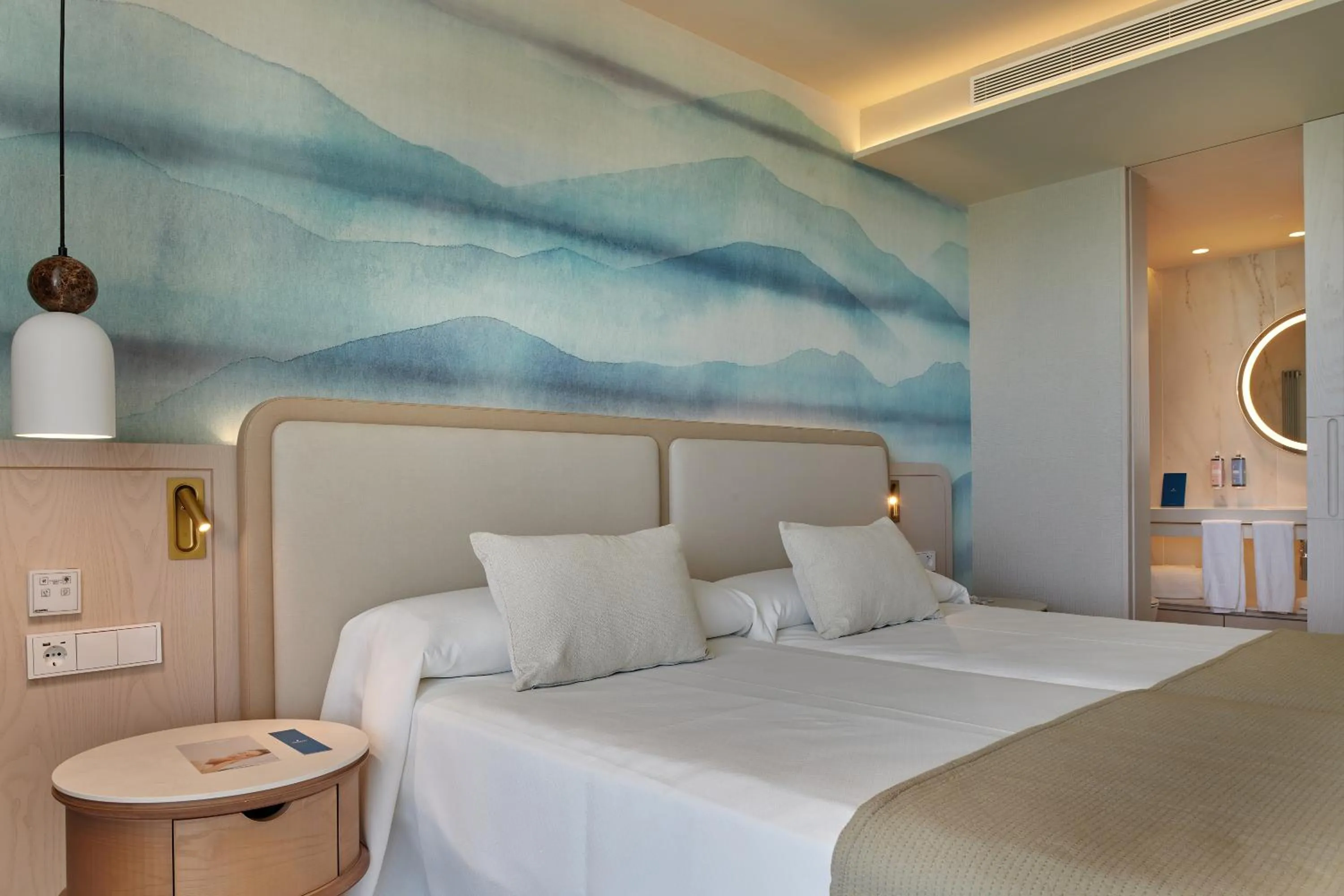 Photo of the whole room, Bed in Hipotels Flamenco