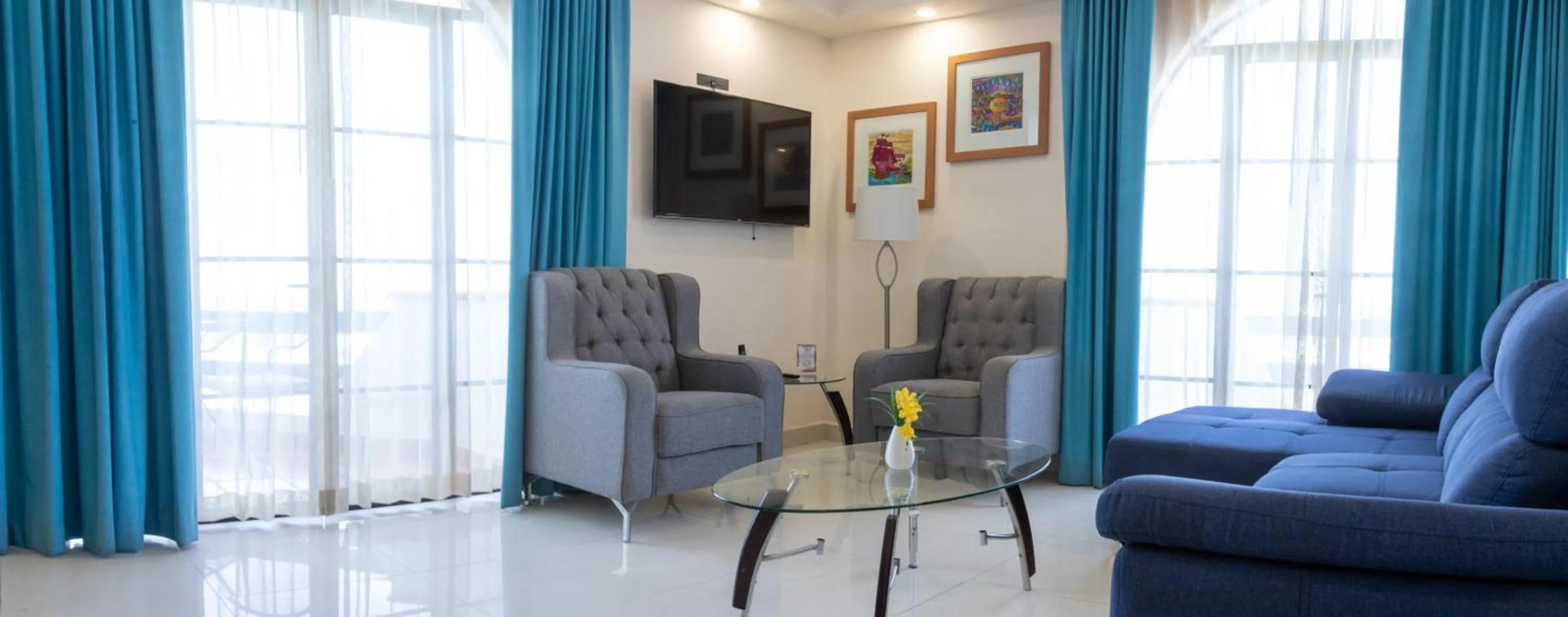 Living room in The Westmarine Waterfront Hotel