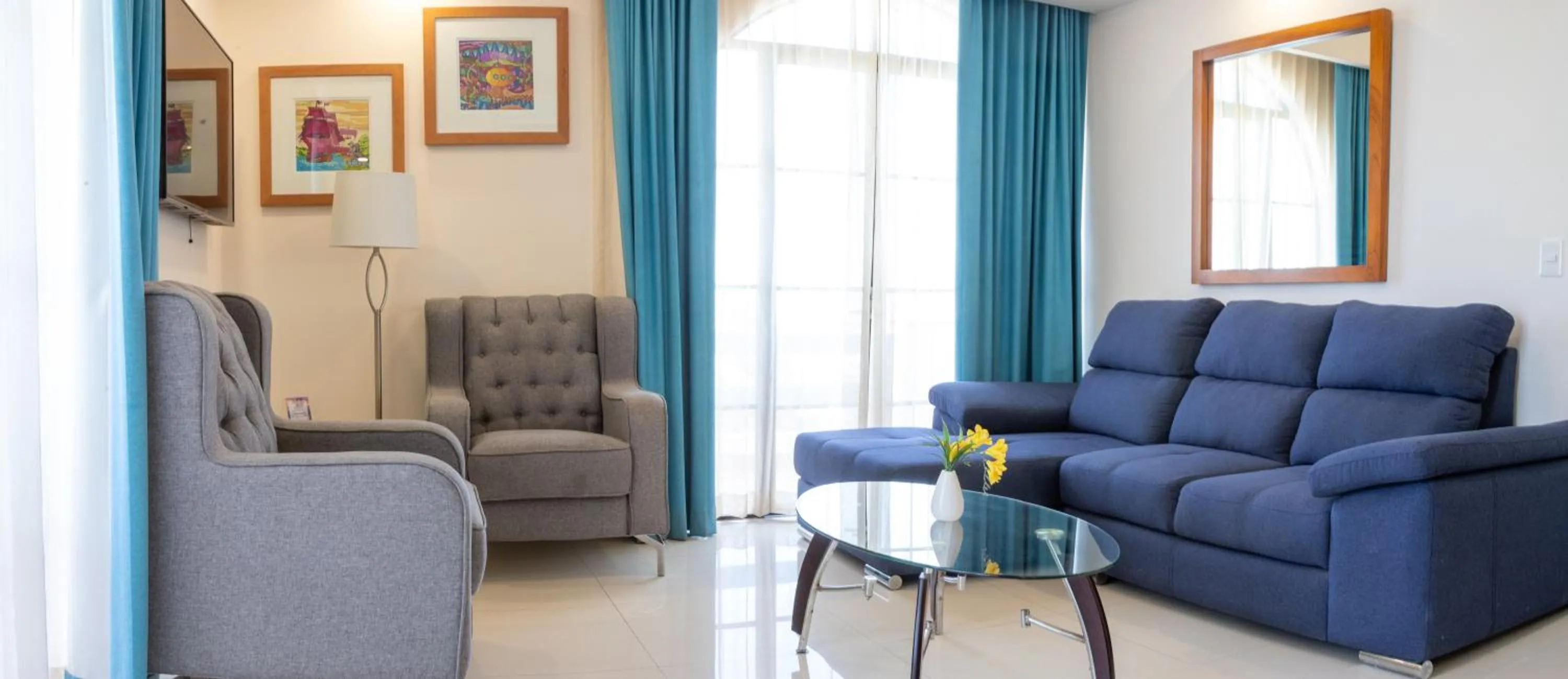 Living room in The Westmarine Waterfront Hotel