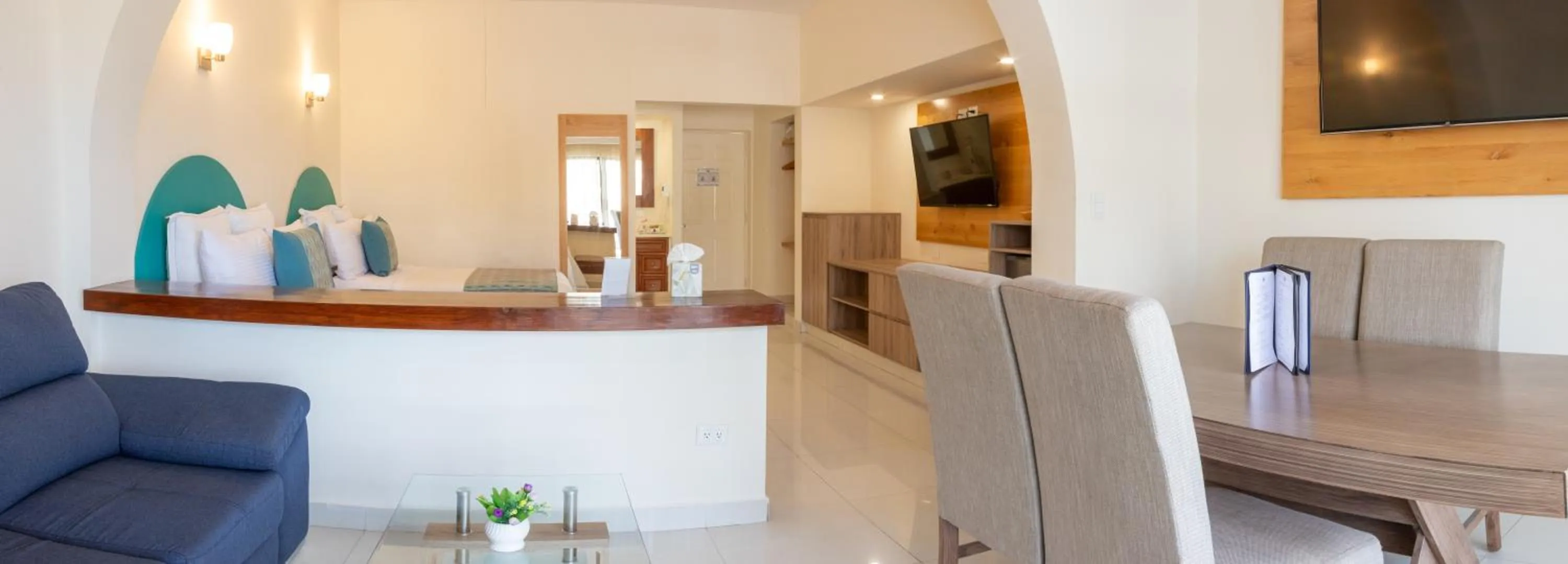 Dining area in The Westmarine Waterfront Hotel