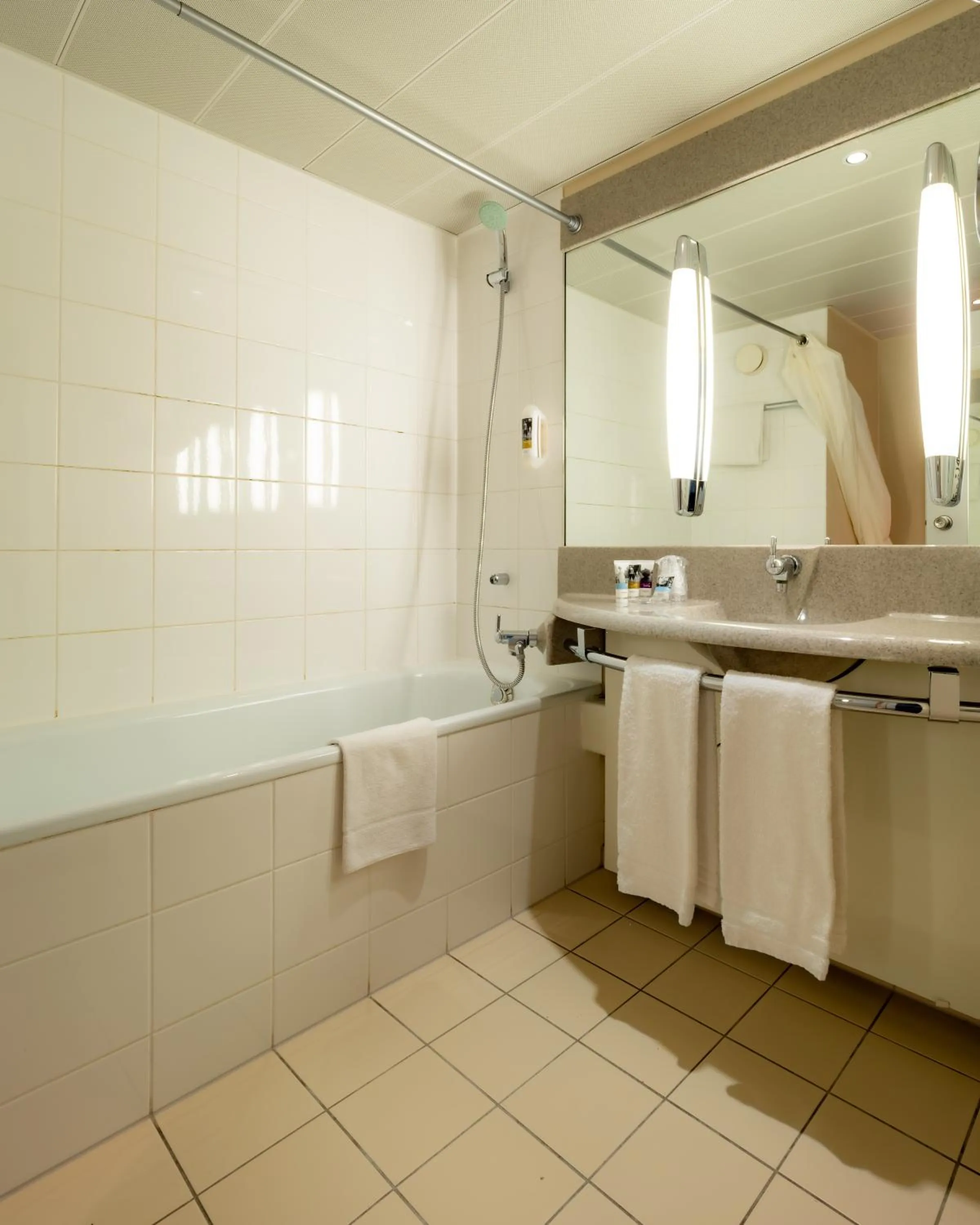 Bathroom in elaya hotel stuttgart boeblingen