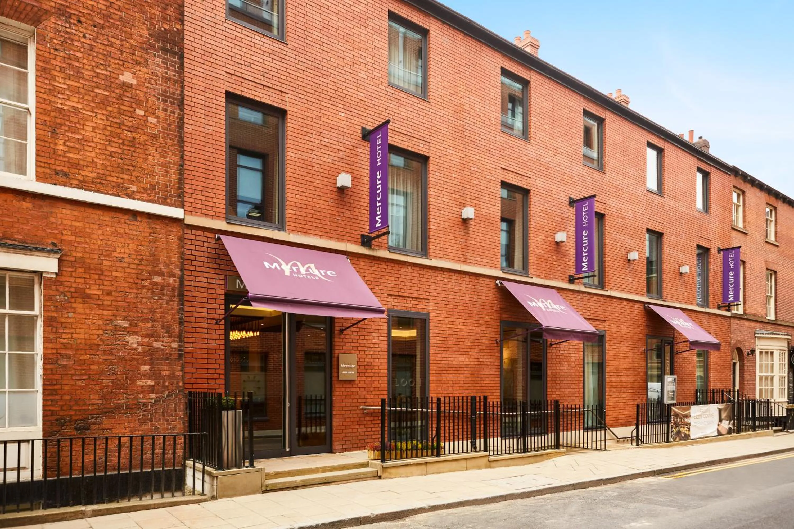 Property logo or sign, Property Building in Mercure Leeds Centre Hotel