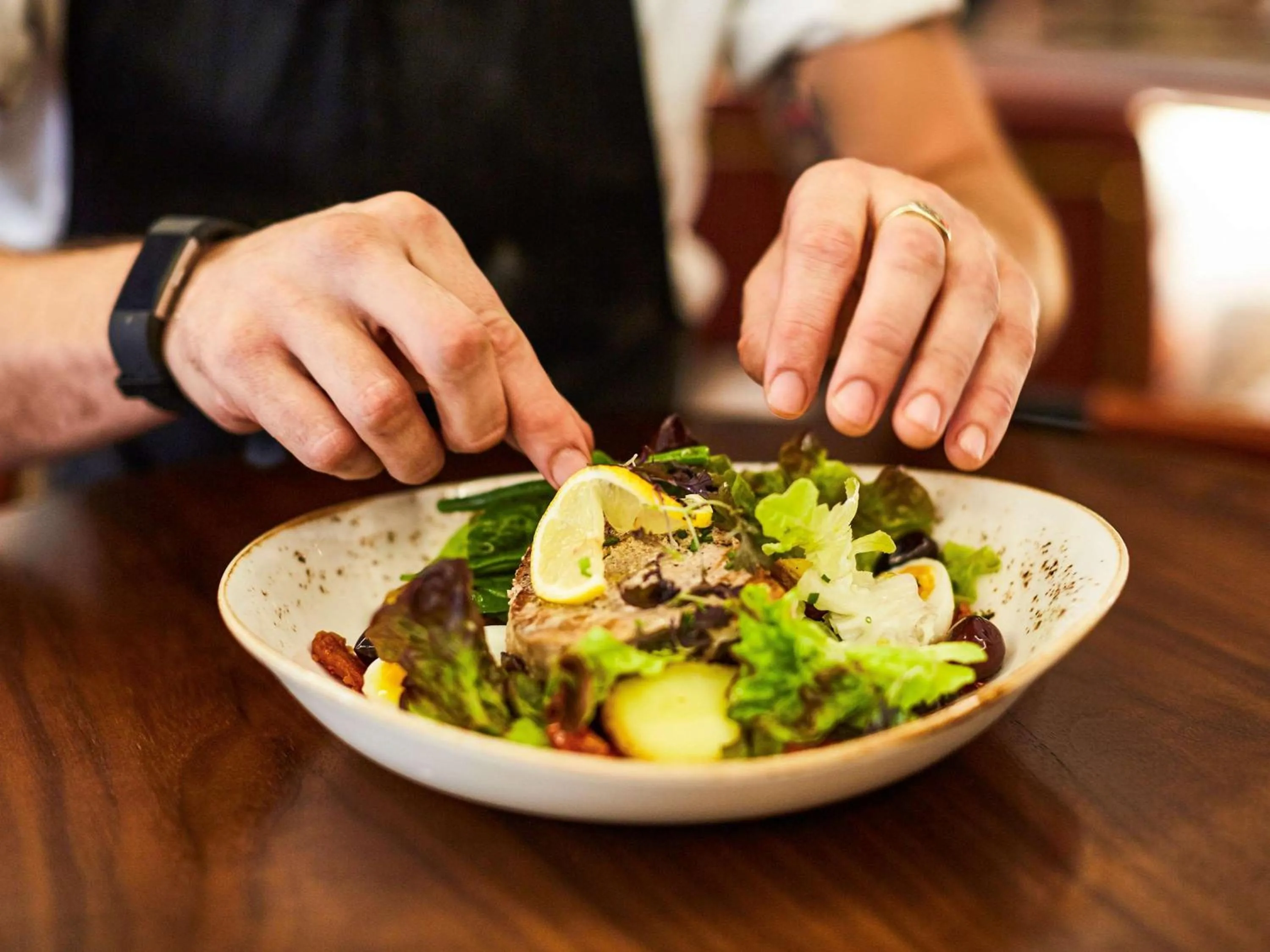 Restaurant/places to eat in Mercure Leeds Centre Hotel