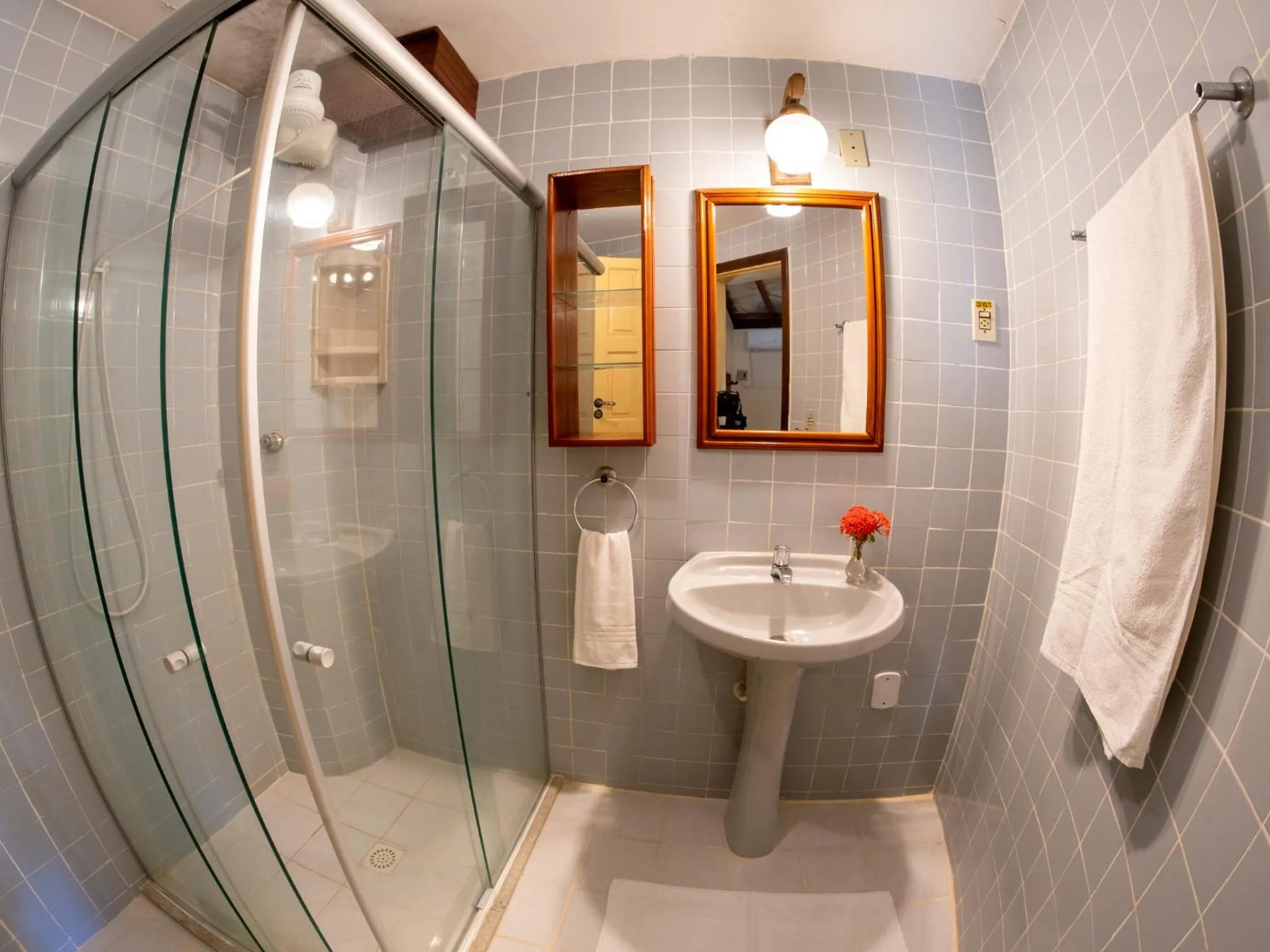 Bathroom in Hotel Marina Porto Abrolhos