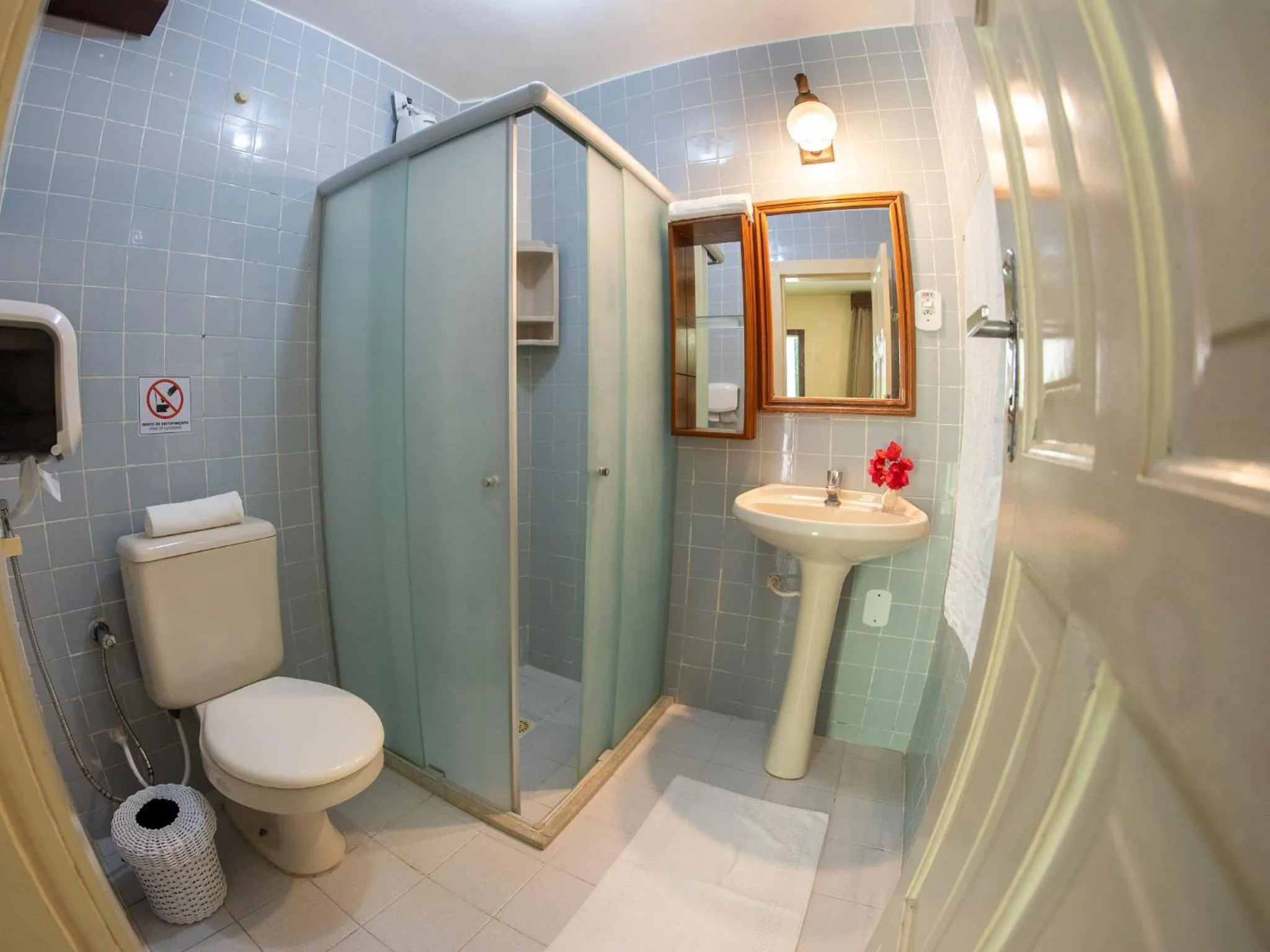 Bathroom in Hotel Marina Porto Abrolhos