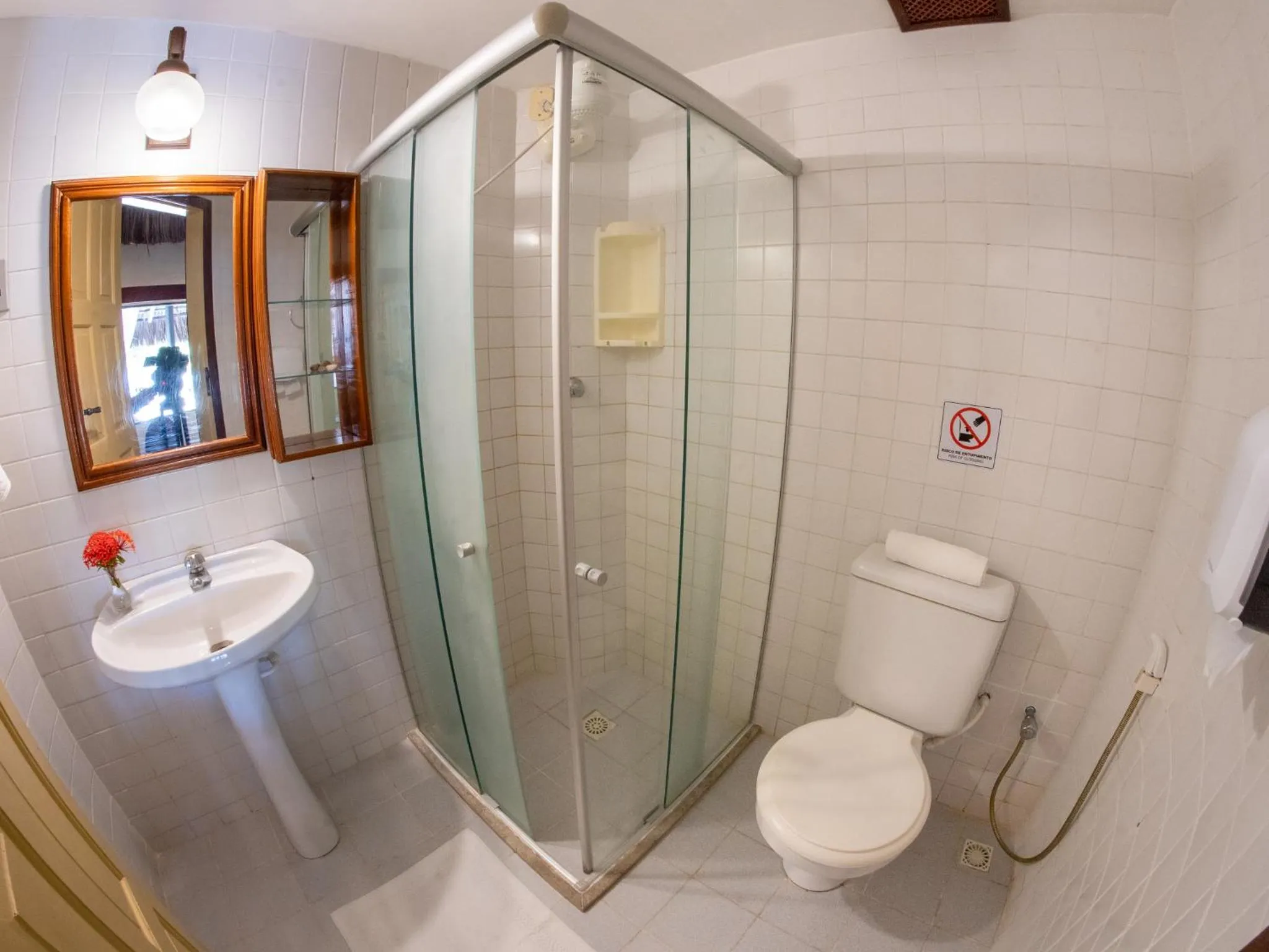 Bathroom in Hotel Marina Porto Abrolhos