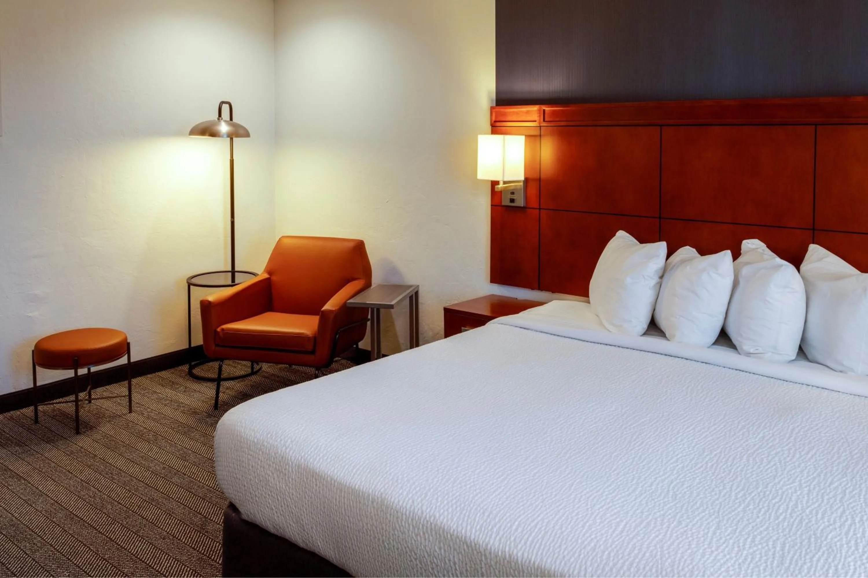 Photo of the whole room, Bed in Courtyard by Marriott Oklahoma City North/Quail Springs