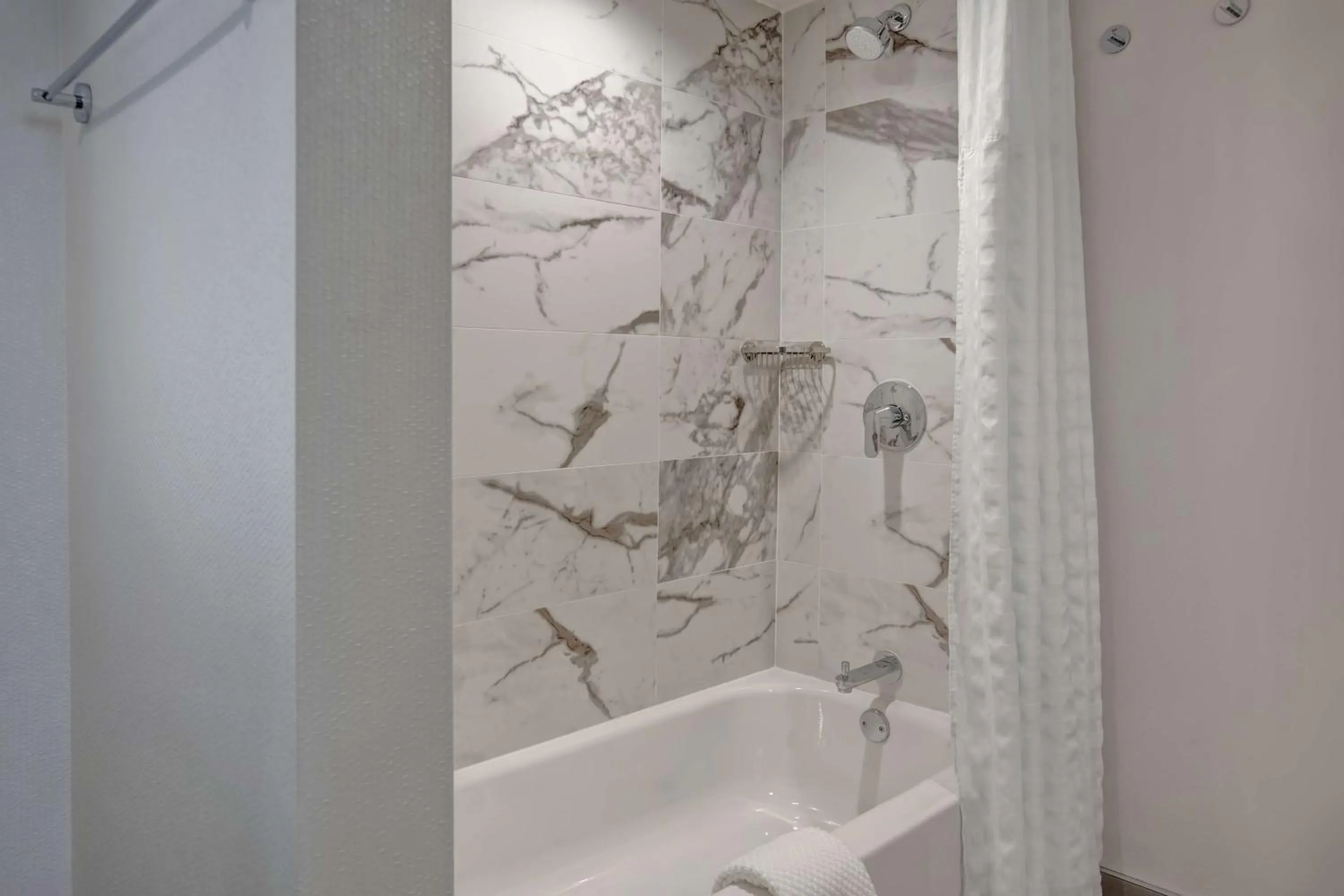 Bathroom in Embassy Suites By Hilton Oklahoma City Northwest