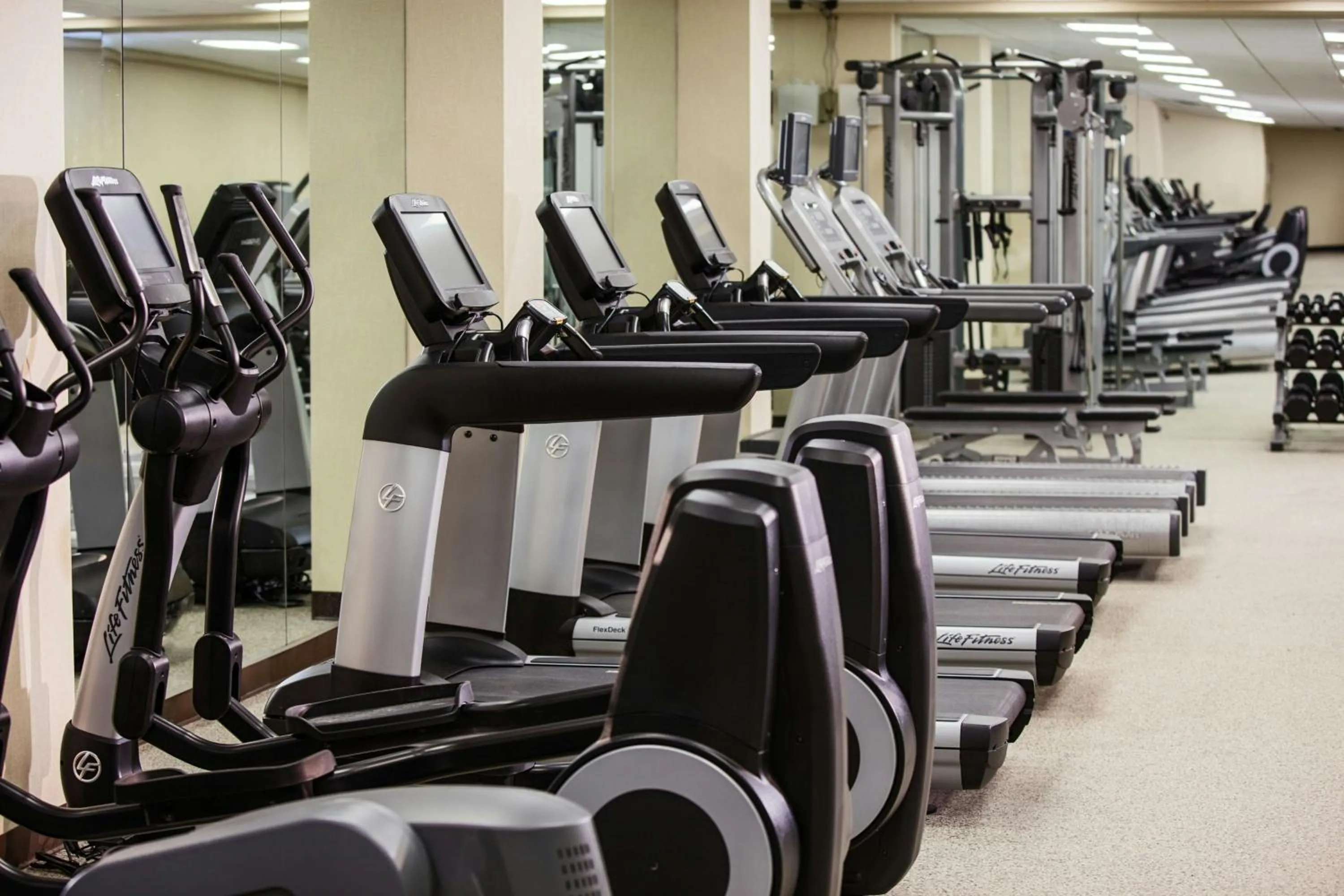 Fitness centre/facilities in Renaissance Waterford Oklahoma City Hotel