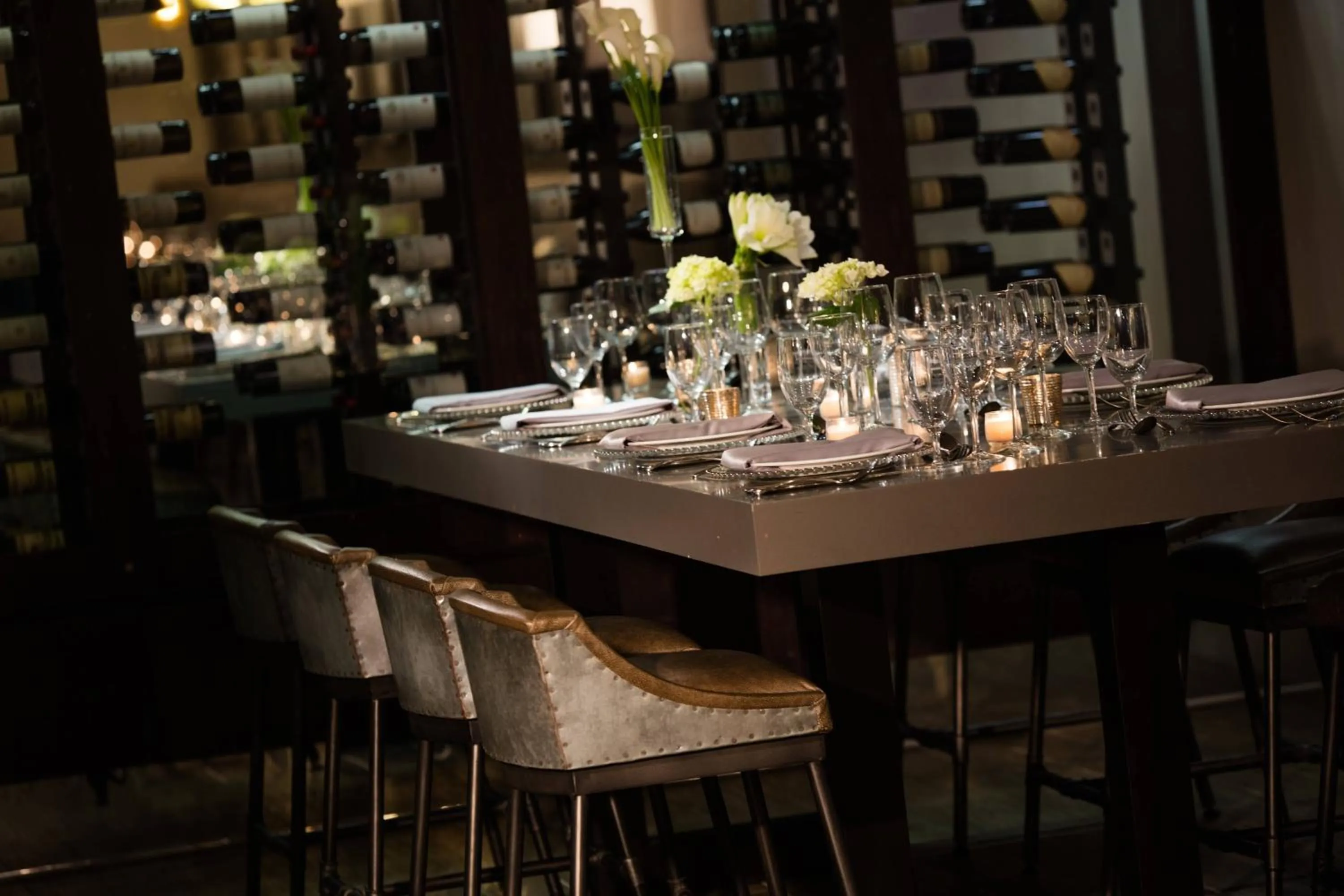 Restaurant/places to eat in Renaissance Waterford Oklahoma City Hotel