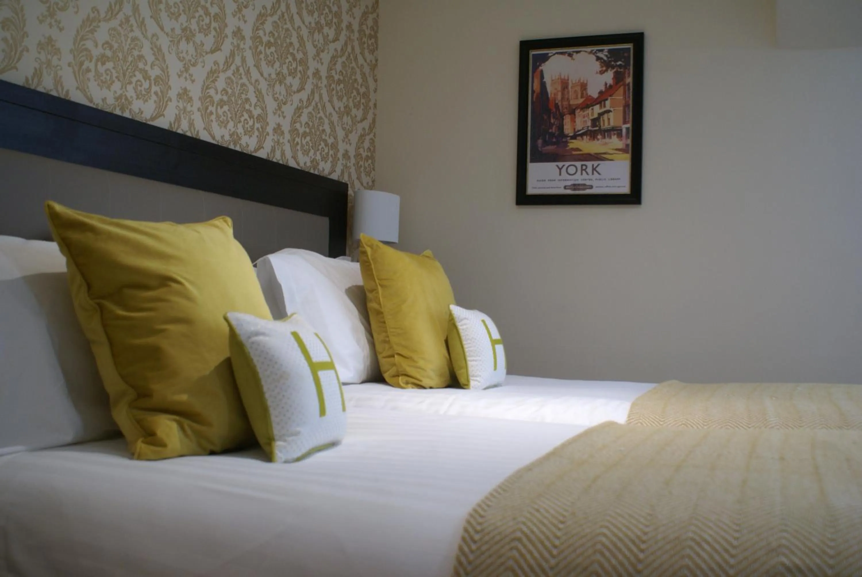 Bedroom, Bed in Haley's Hotel