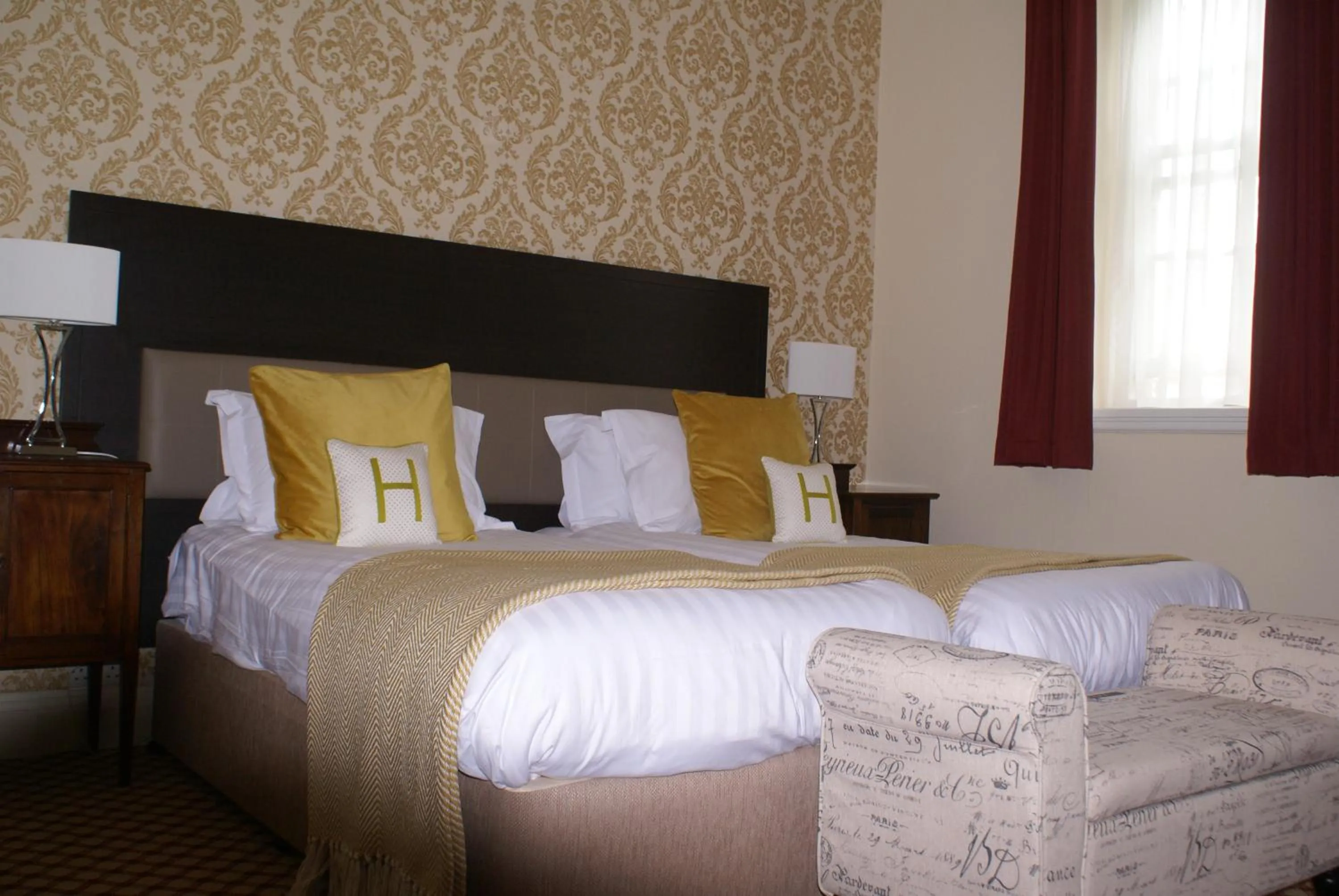 Bedroom, Bed in Haley's Hotel