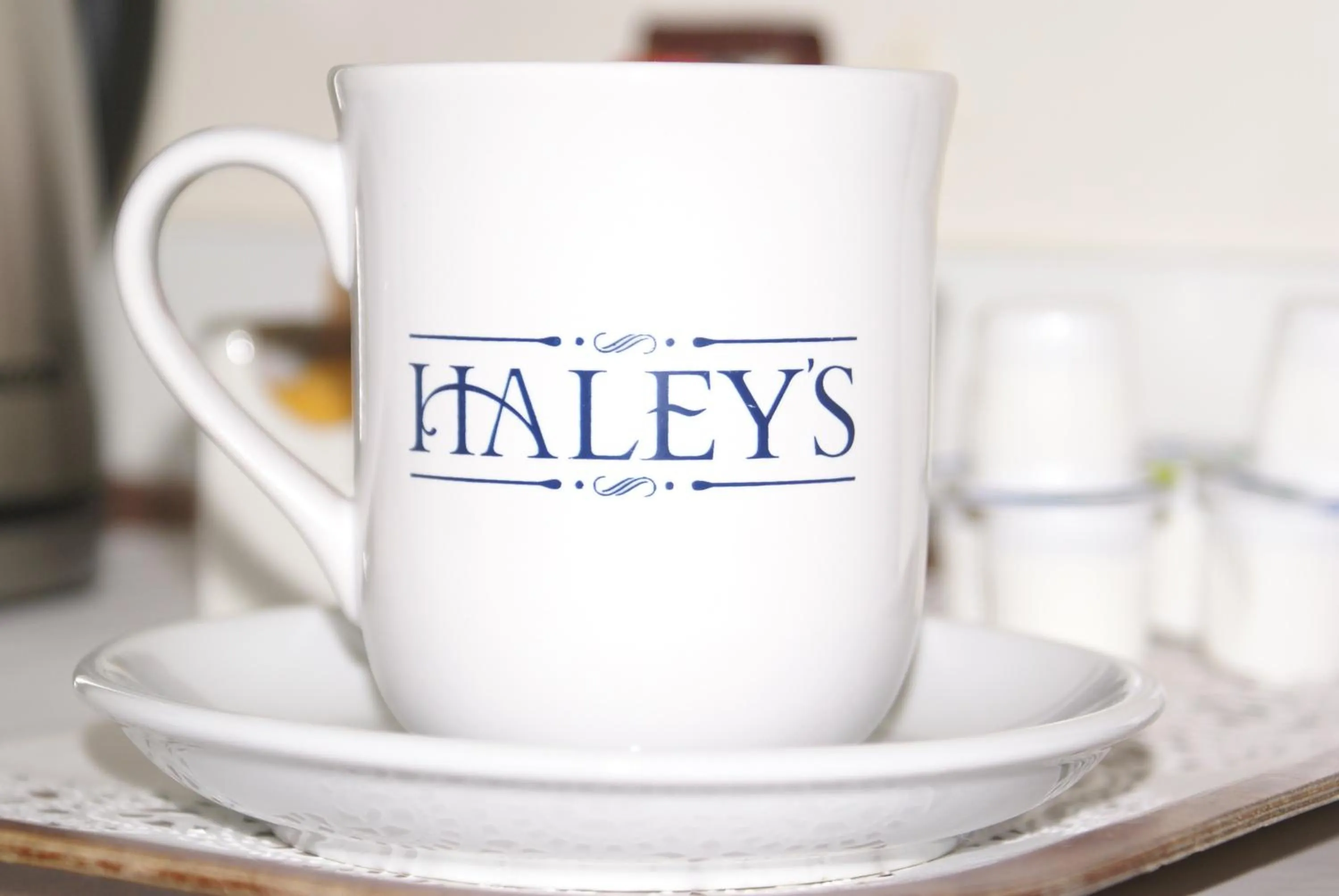 Coffee/tea facilities in Haley's Hotel