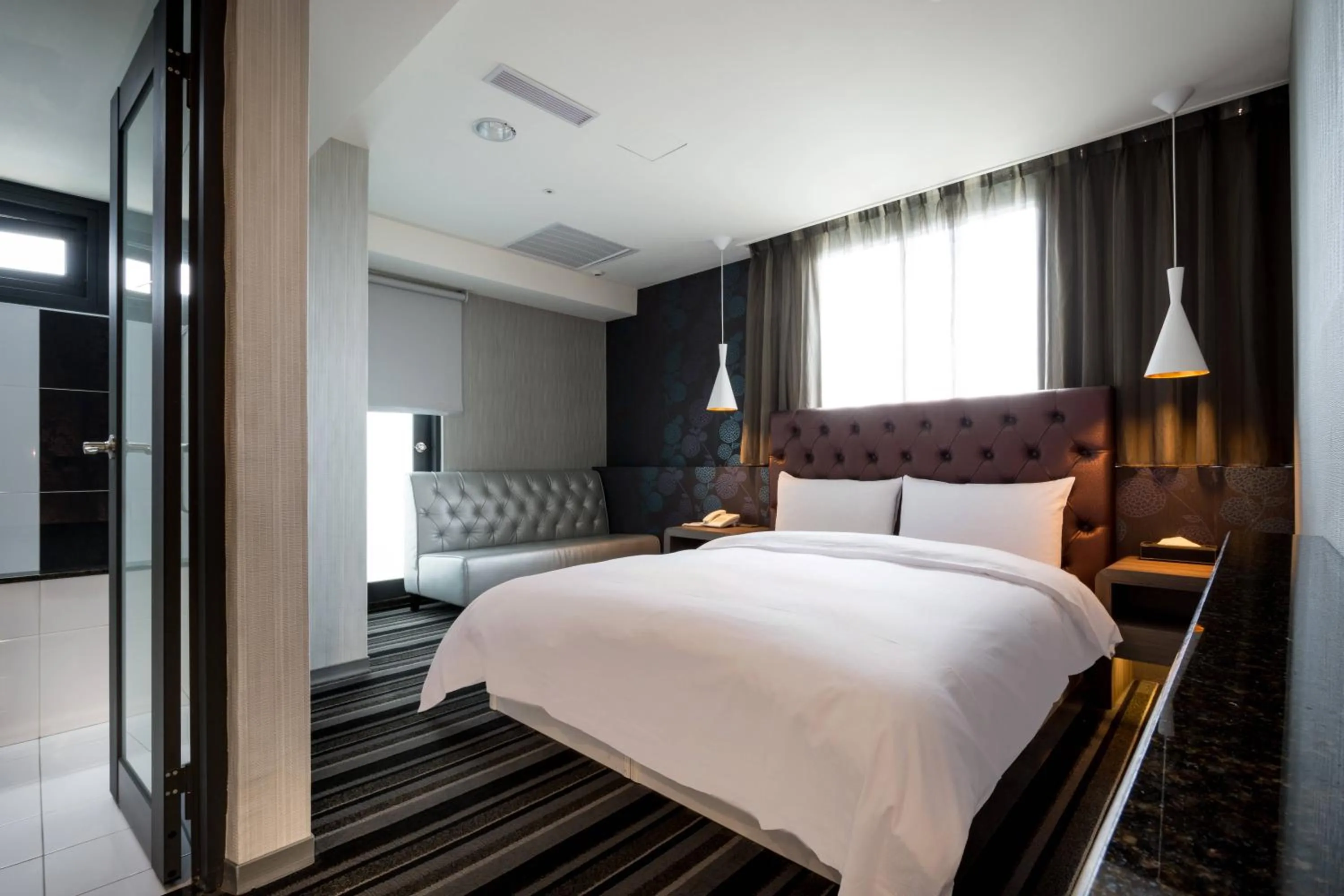 Bedroom, Bed in JUNG-ZAW BUSSINESS HOTEL