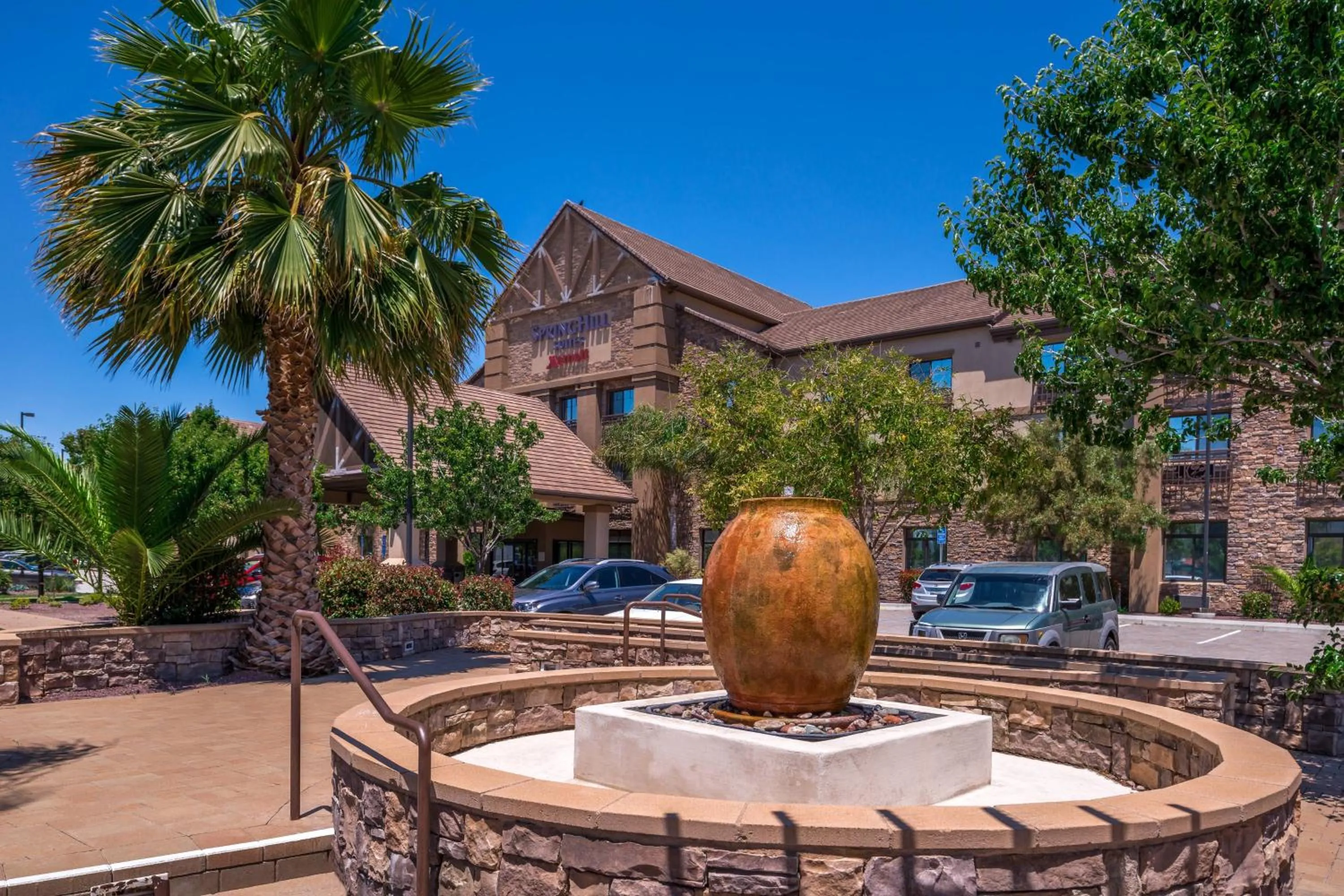 Property building in SpringHill Suites Temecula Valley Wine Country