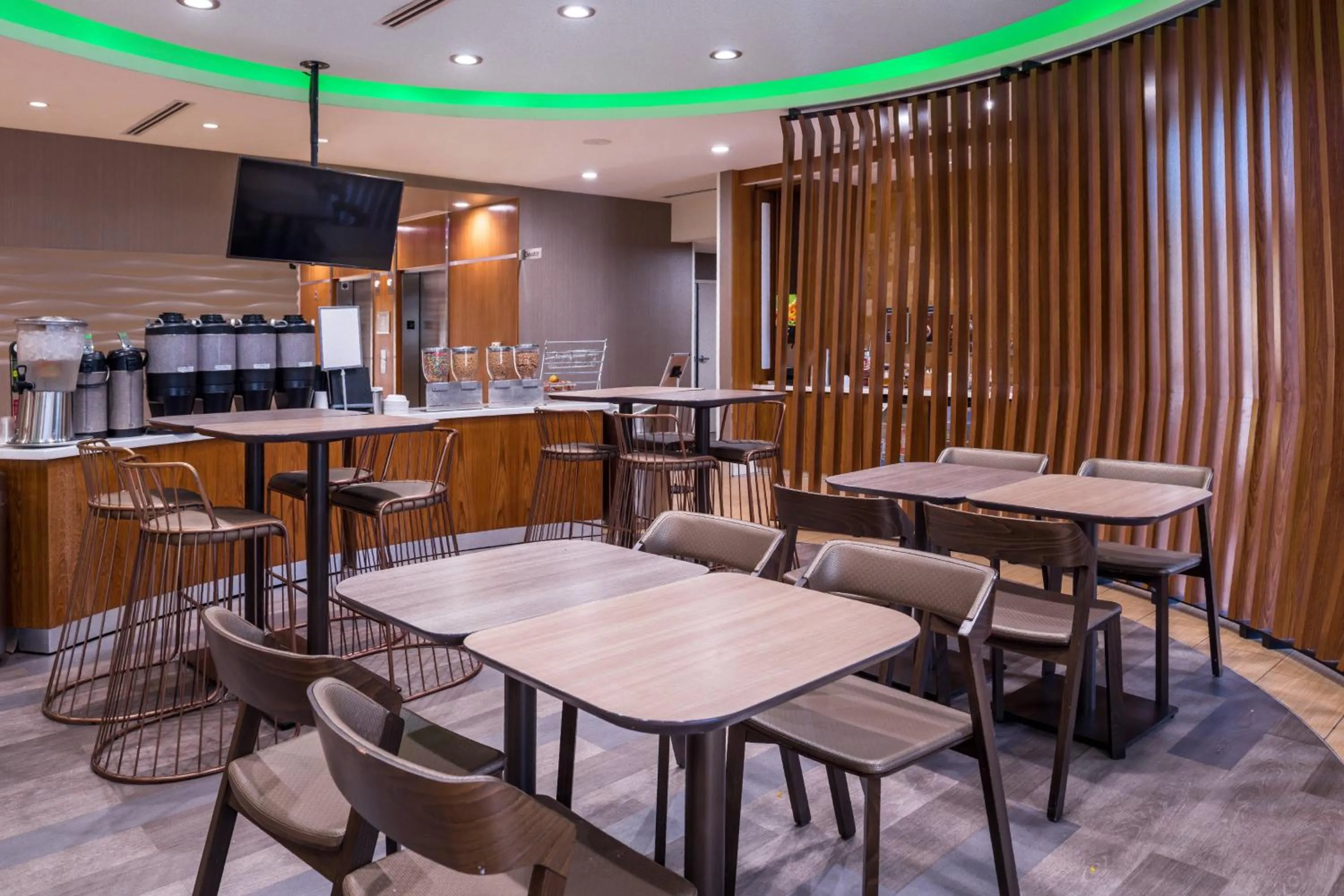 Restaurant/places to eat in SpringHill Suites Temecula Valley Wine Country