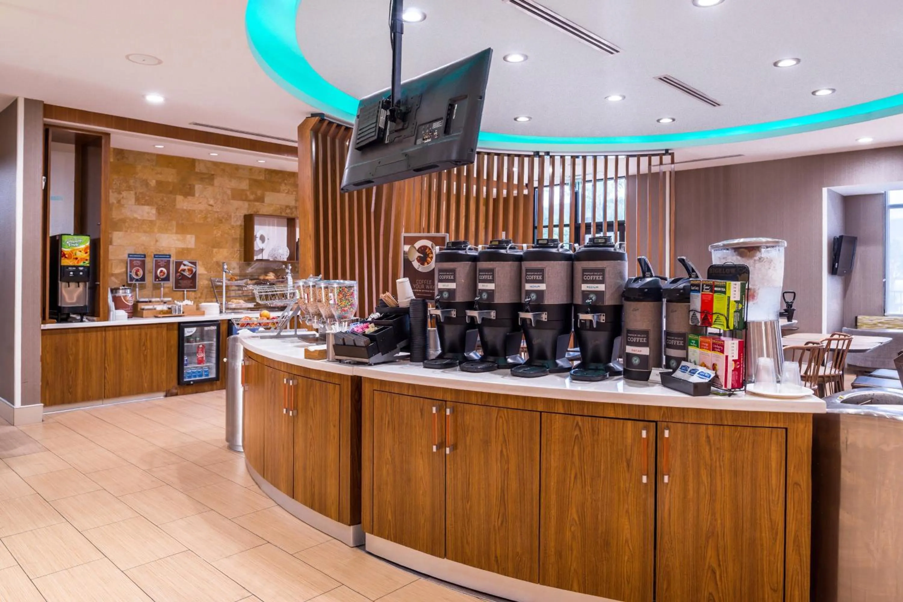 Breakfast in SpringHill Suites Temecula Valley Wine Country