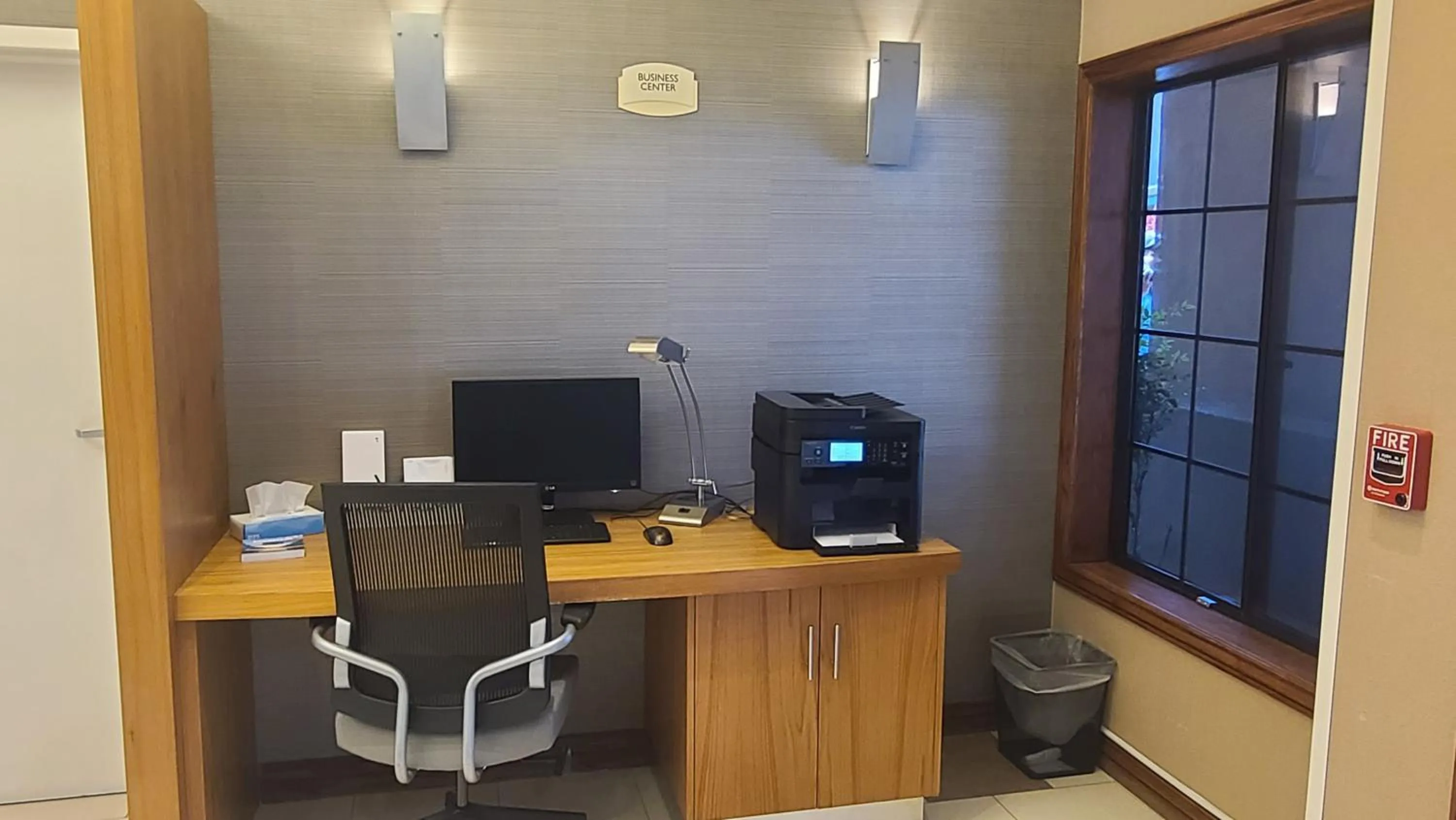 Business facilities in SpringHill Suites Victorville Hesperia