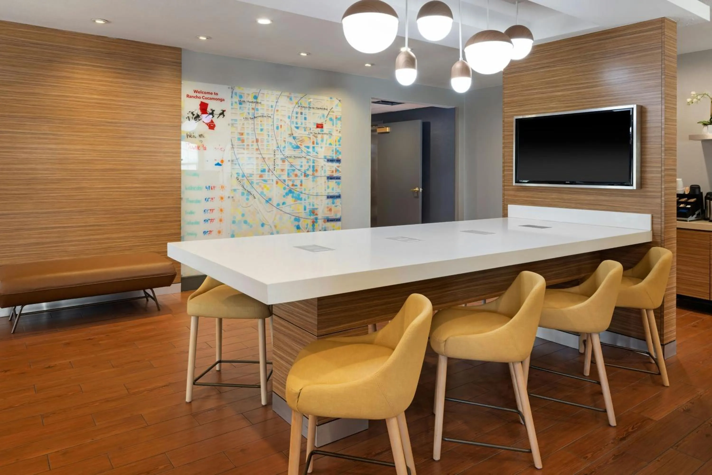 Lobby or reception in TownePlace Suites by Marriott Ontario Airport