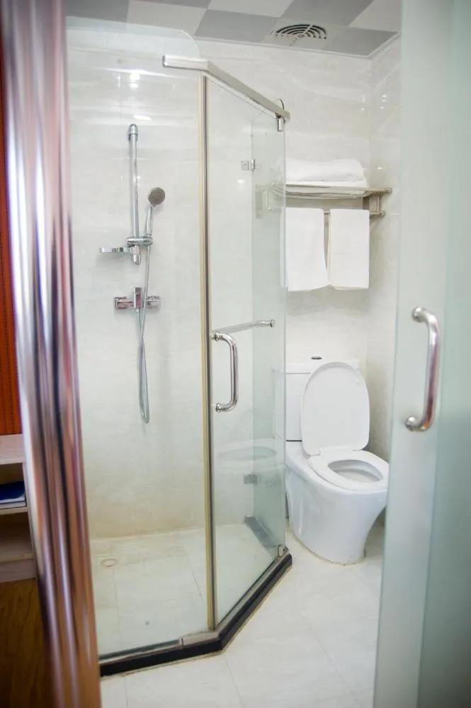 Shower in Hotel Cristal Madagascar