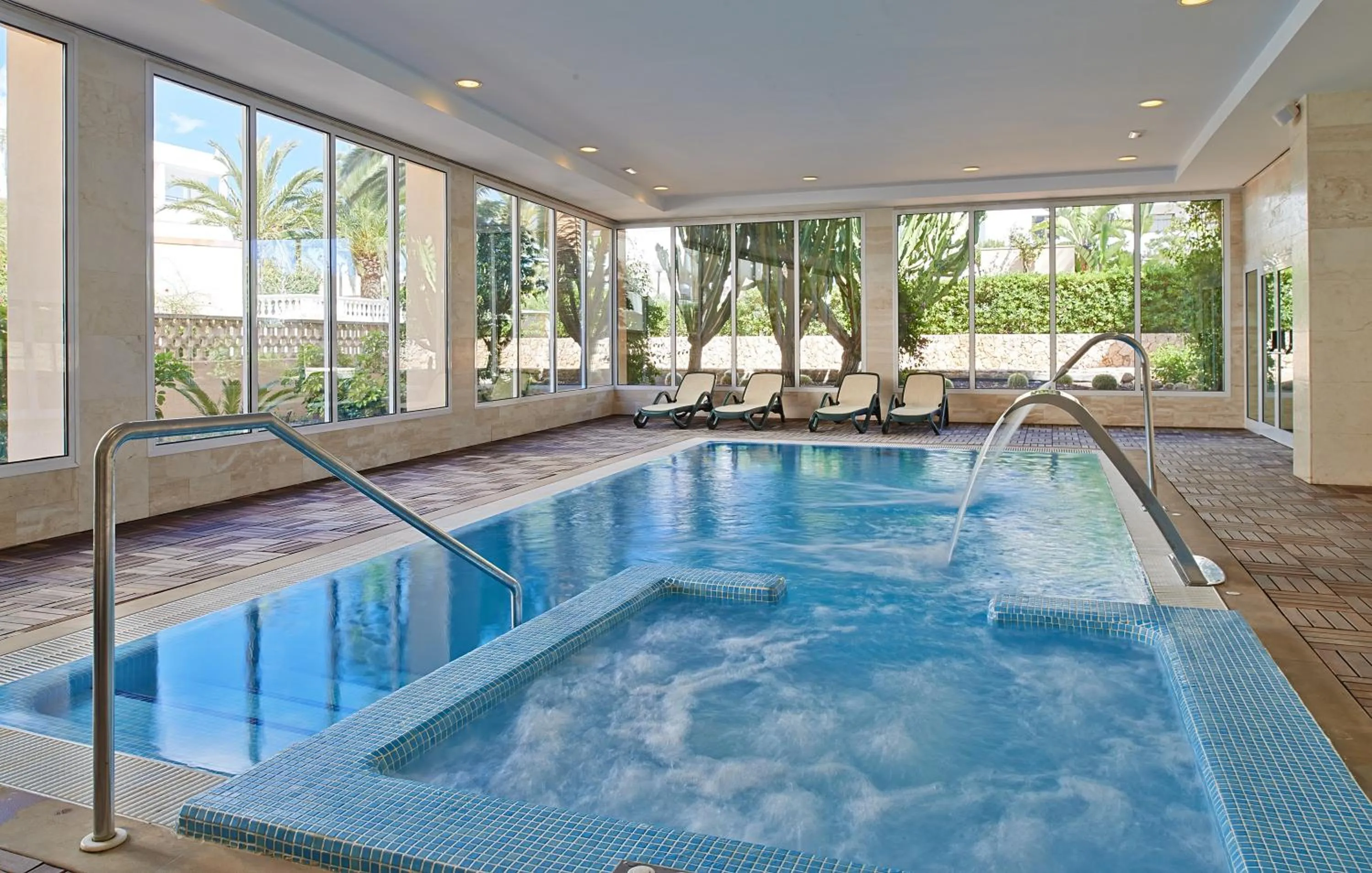 Swimming pool in Hipotels Said