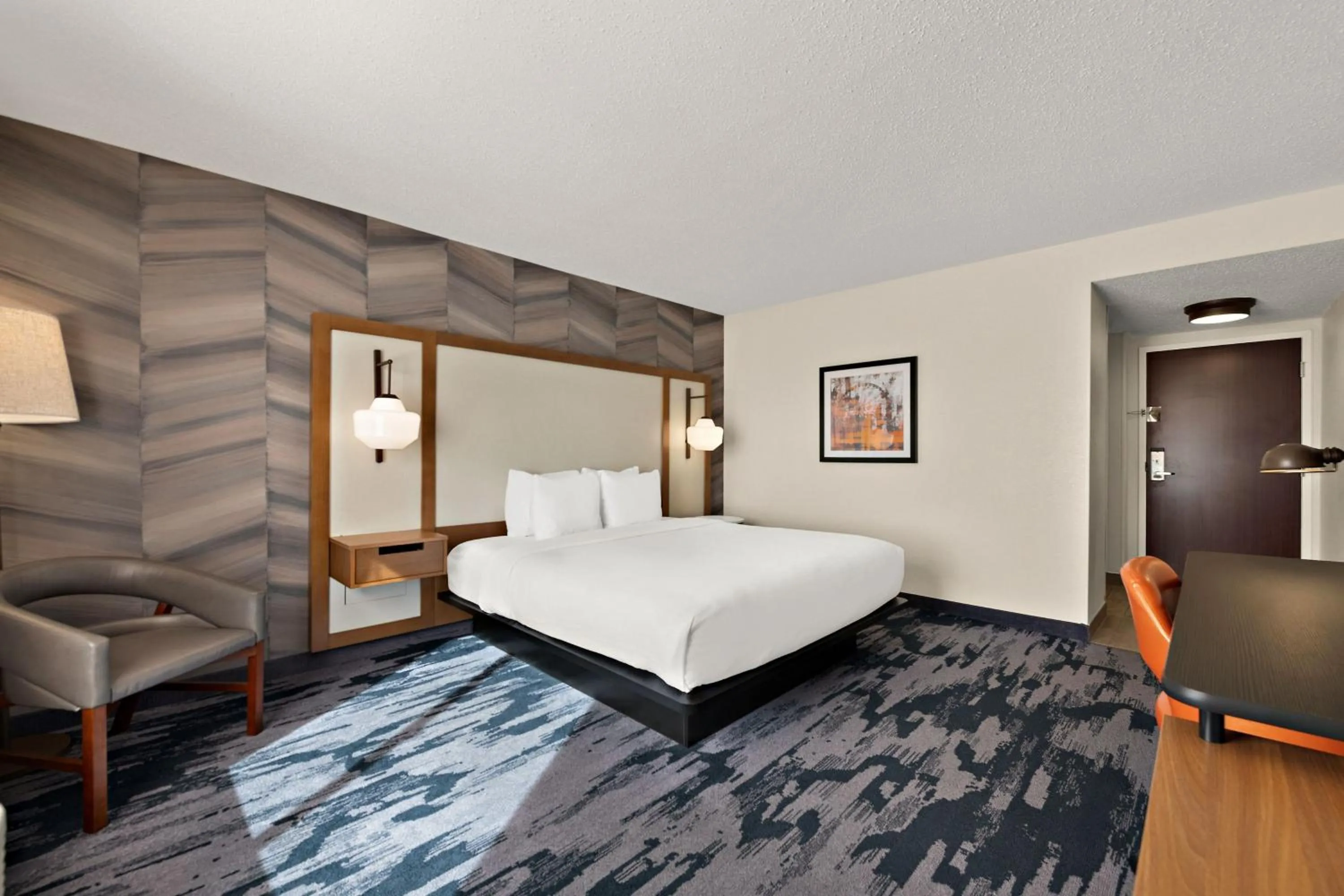 Photo of the whole room, Bed in Fairfield by Marriott Chesapeake