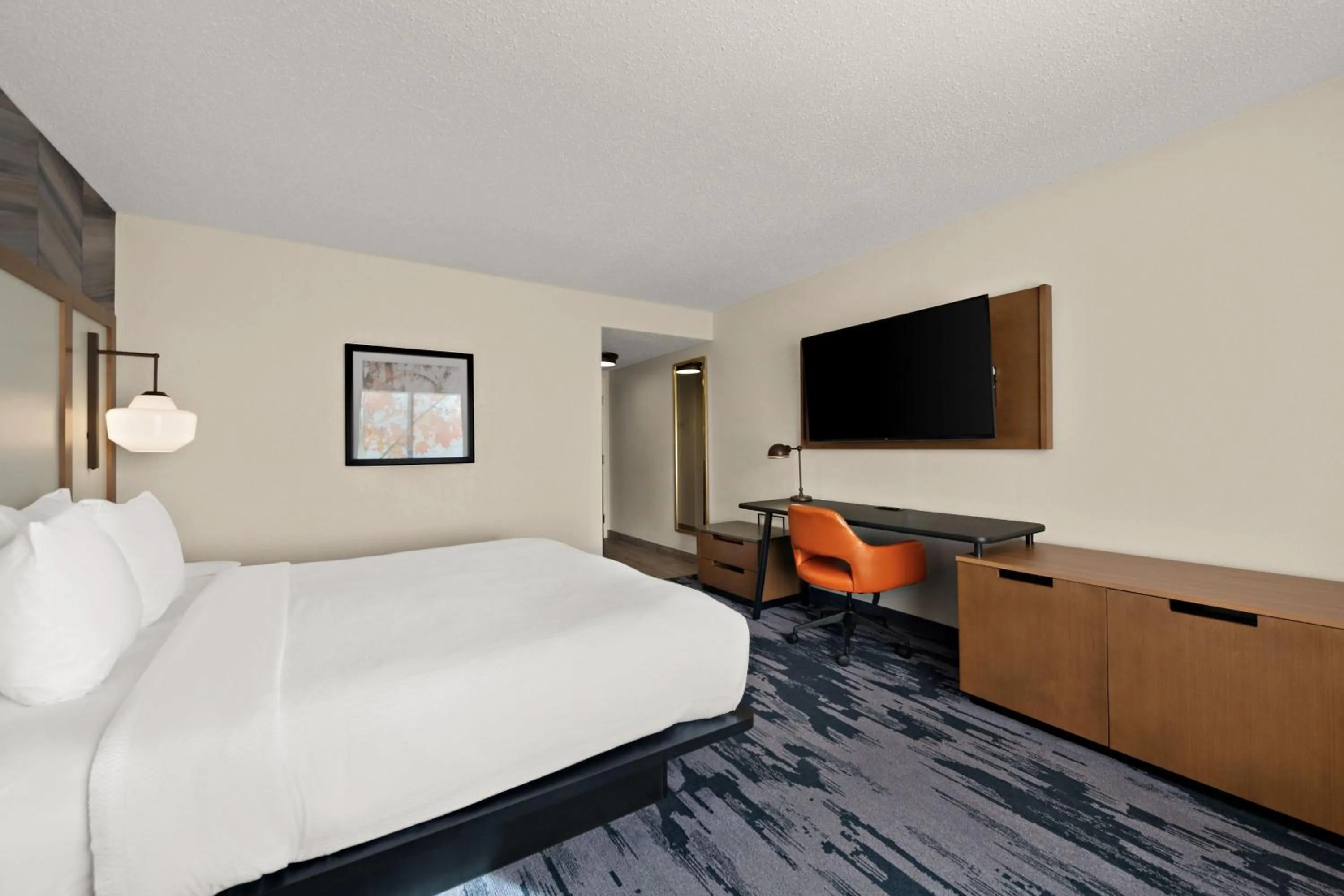 Photo of the whole room, Bed in Fairfield by Marriott Chesapeake