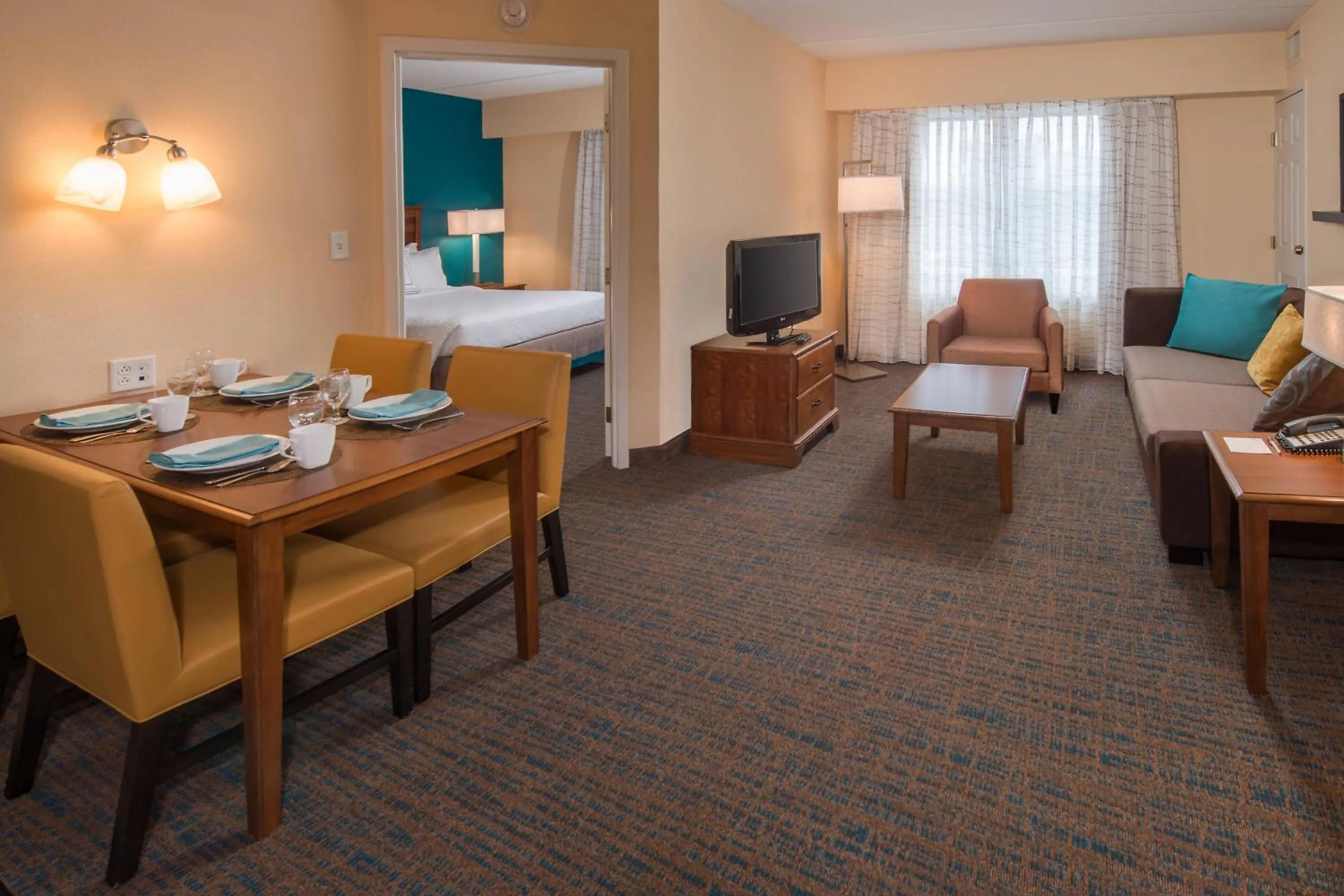 Bedroom, Bed in Residence Inn by Marriott Chesapeake Greenbrier