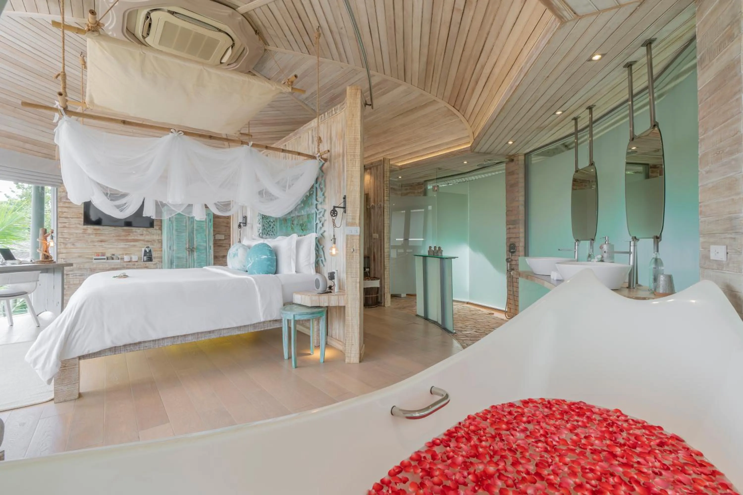 Area and facilities, Bed in TreeHouse Villas Koh Yao - Adults Only