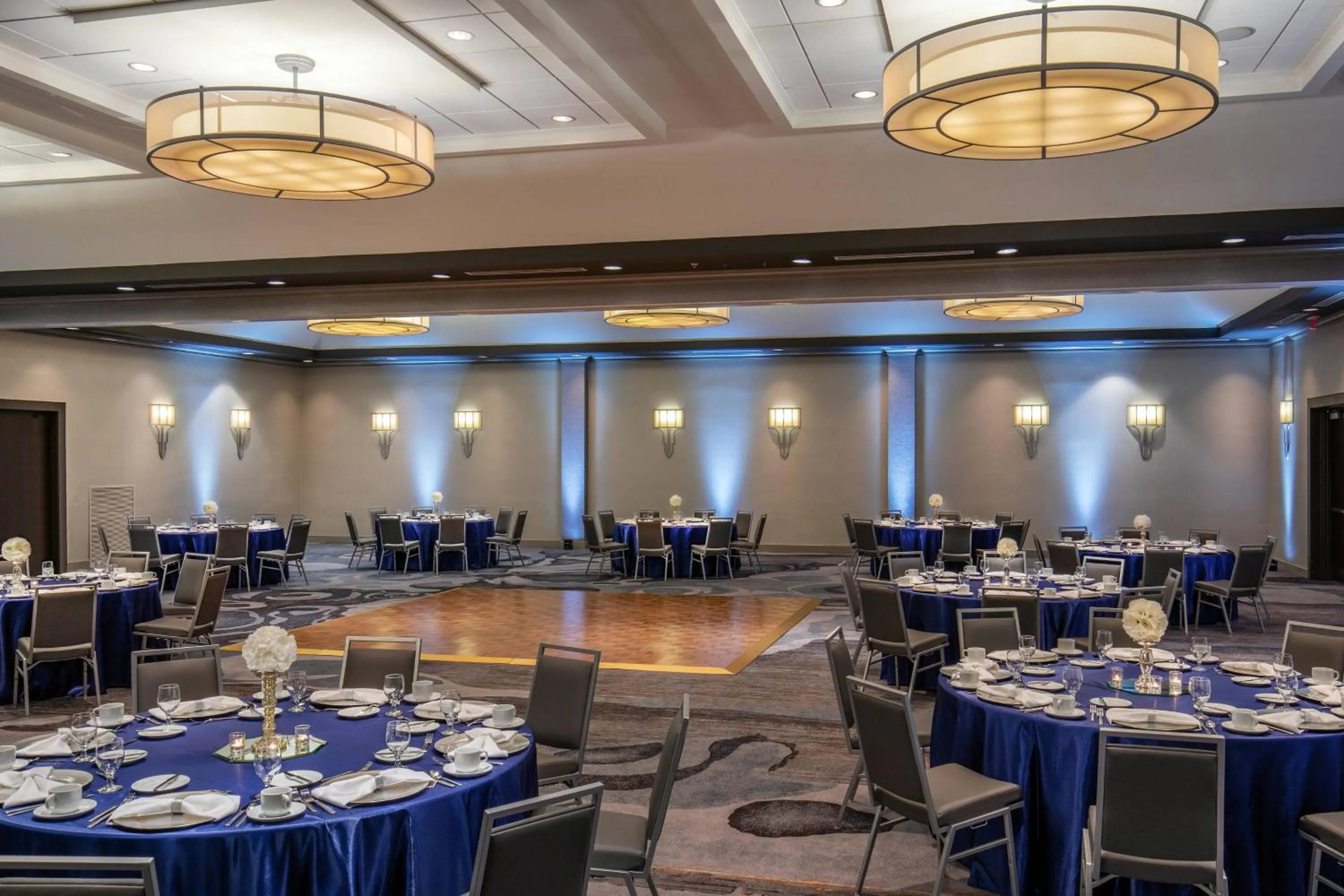 Lobby or reception in Delta Hotels by Marriott Chesapeake Norfolk