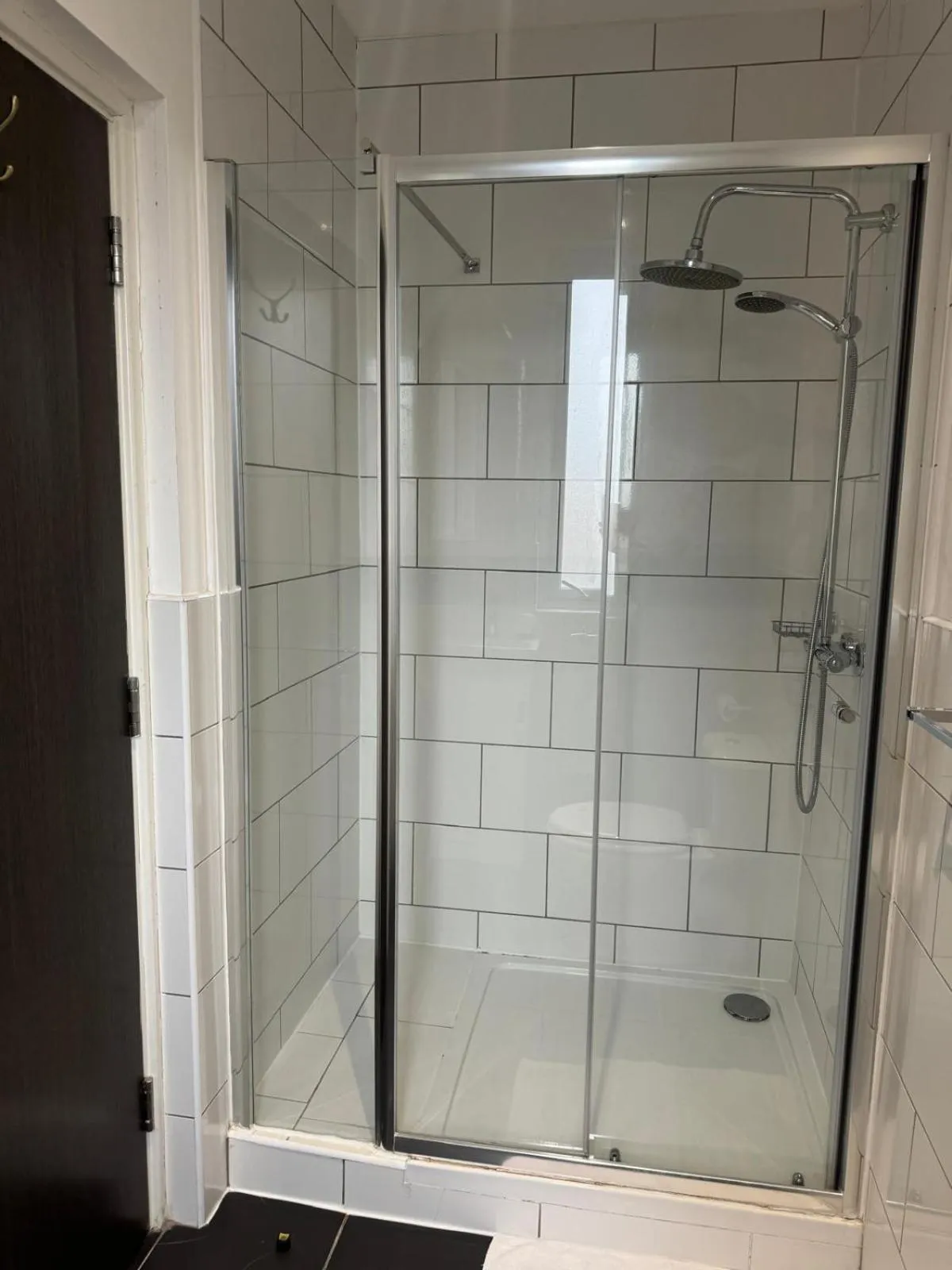 Shower in Abbey Hotel